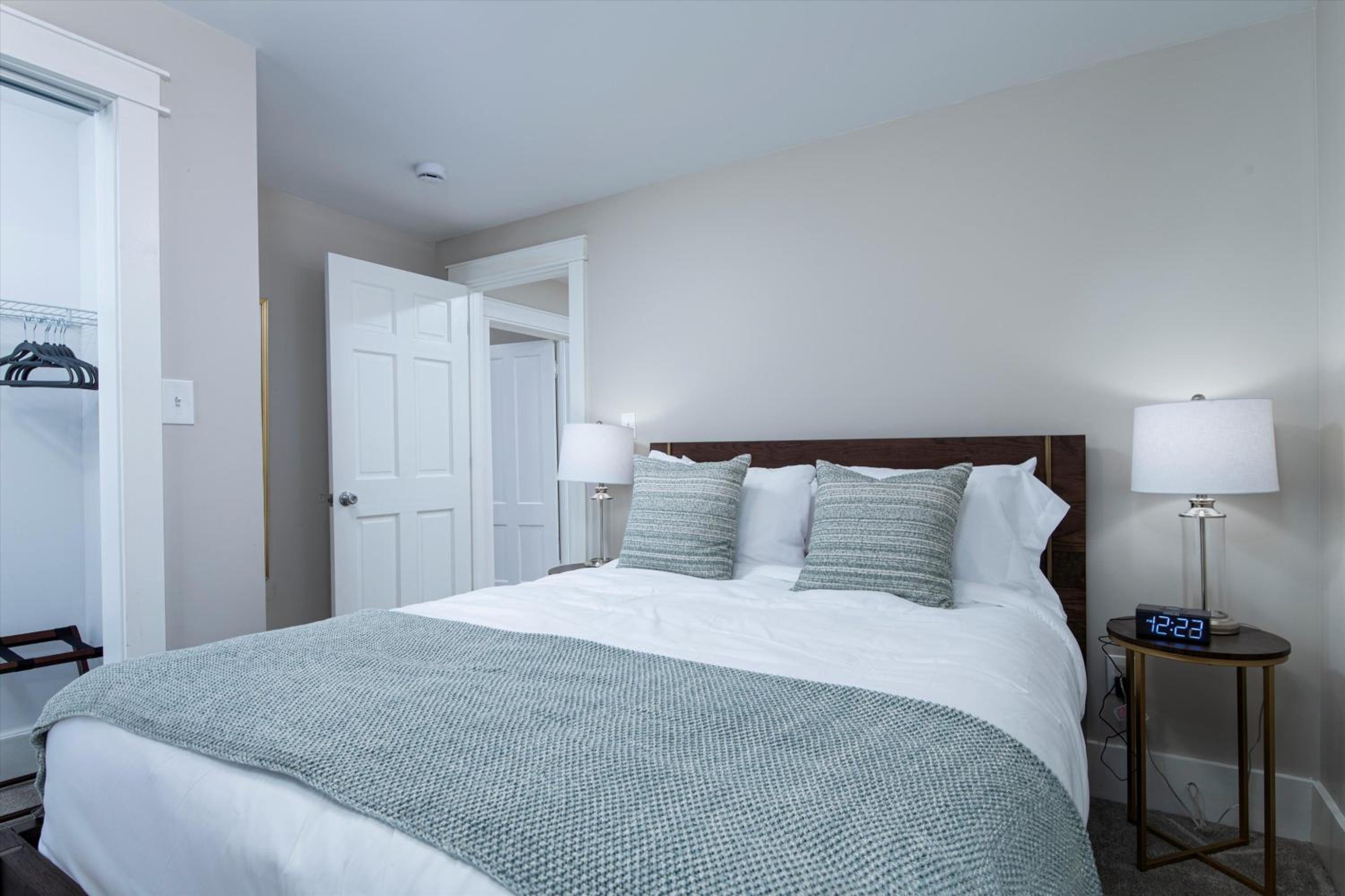 Rutland Vacations - Updated Family-sized Home in Heart of Rutland, Near Slopes, EV, Hot Tub, Fire Pit - Property Image 44