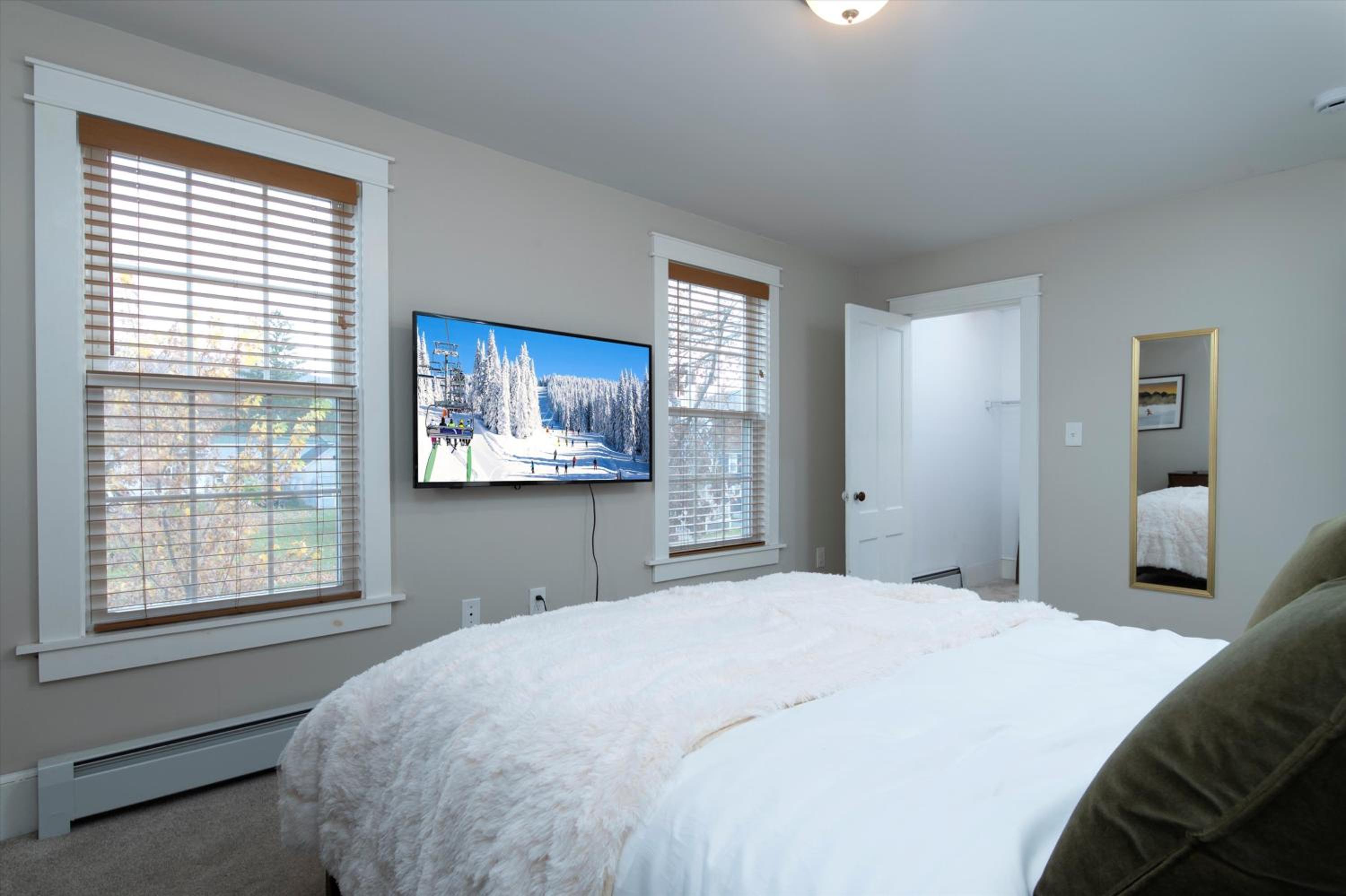 Rutland Vacations - Updated Family-sized Home in Heart of Rutland, Near Slopes, EV, Hot Tub, Fire Pit - Property Image 47