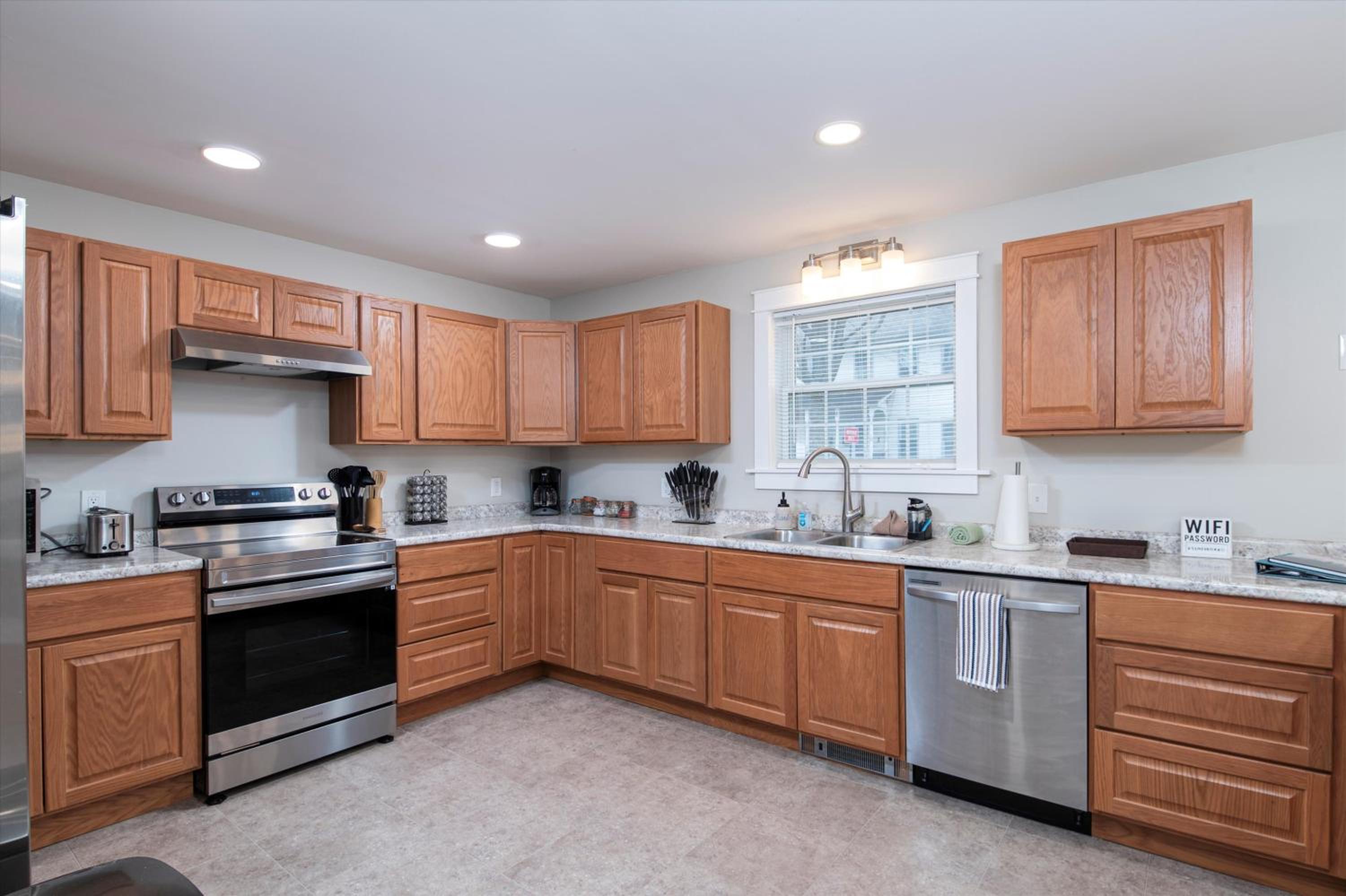 Rutland Vacations - Updated Family-sized Home in Heart of Rutland, Near Slopes, EV, Hot Tub, Fire Pit - Property Image 37