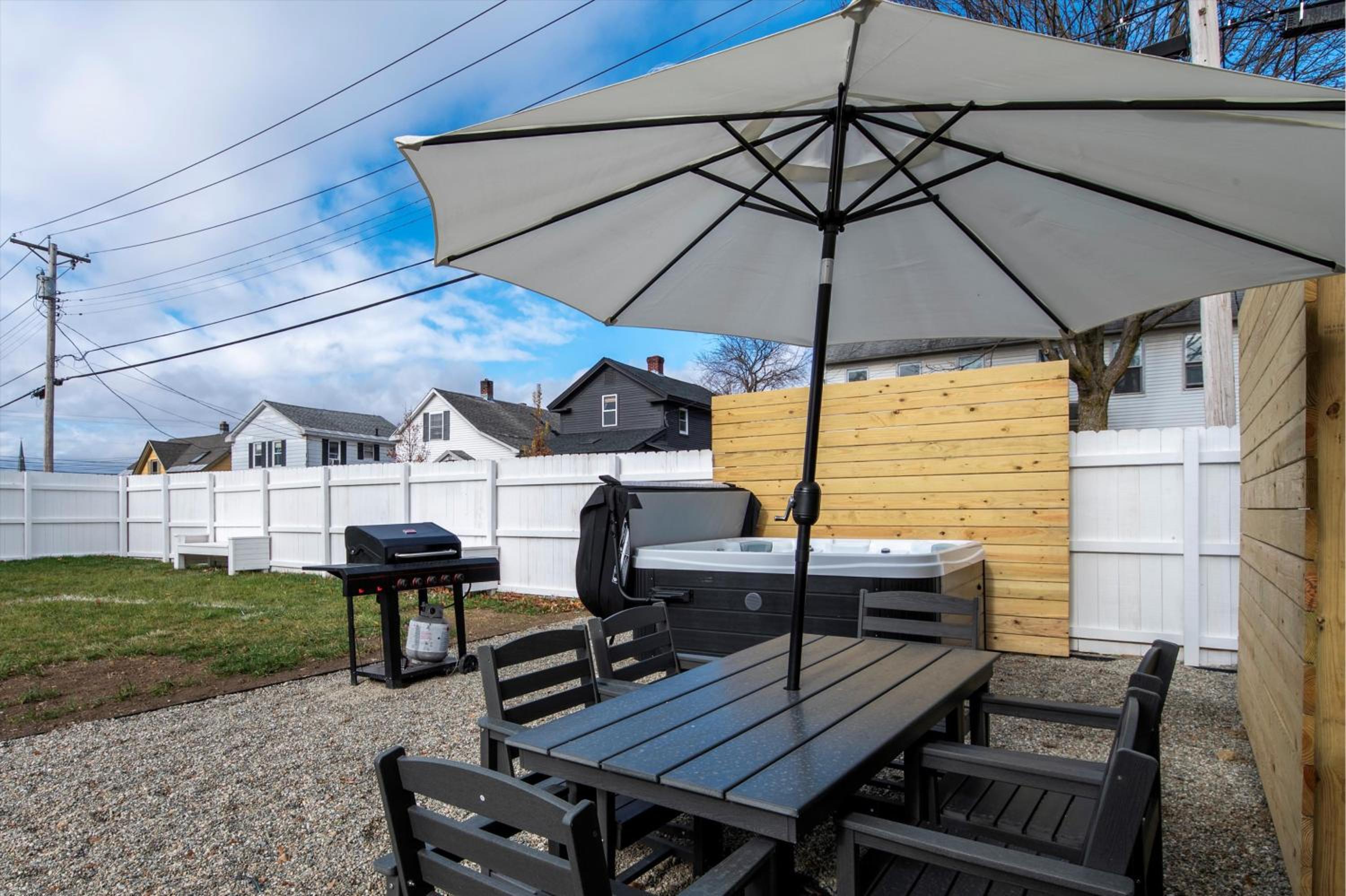 Rutland Vacations - Updated Family-sized Home in Heart of Rutland, Near Slopes, EV, Hot Tub, Fire Pit - Property Image 13