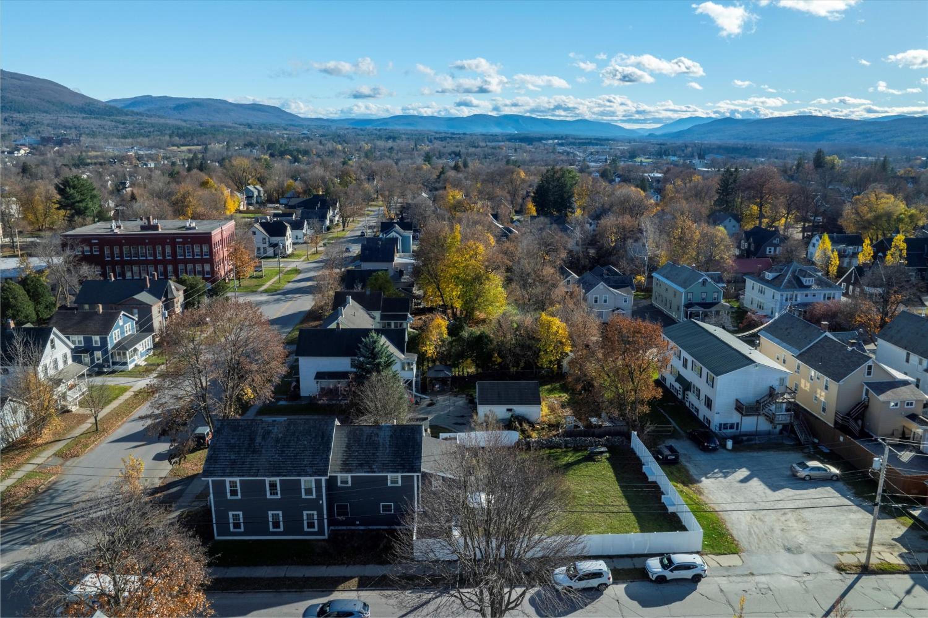 Rutland Vacations - Updated Family-sized Home in Heart of Rutland, Near Slopes, EV, Hot Tub, Fire Pit - Property Image 25