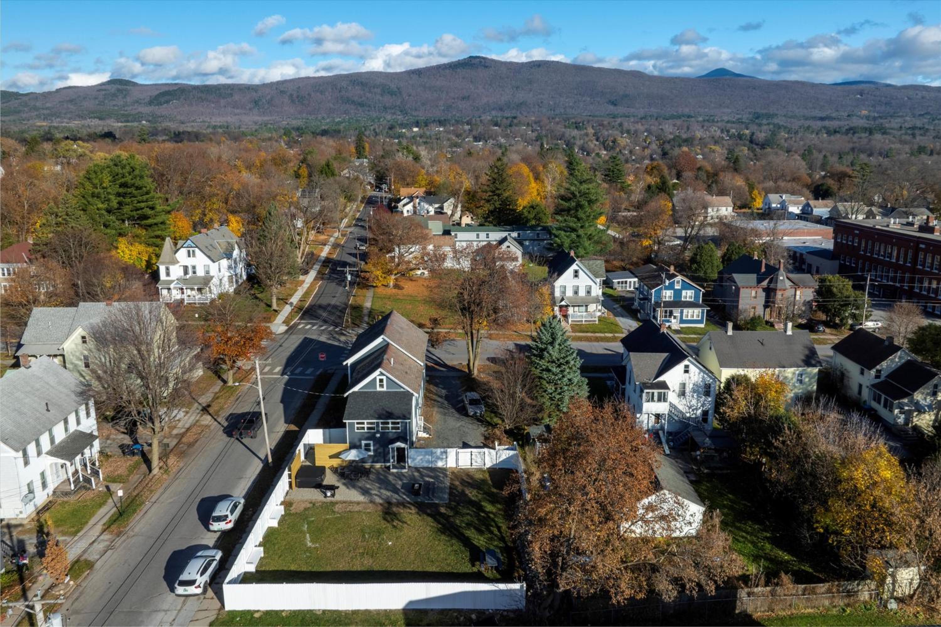 Rutland Vacations - Updated Family-sized Home in Heart of Rutland, Near Slopes, EV, Hot Tub, Fire Pit - Property Image 23