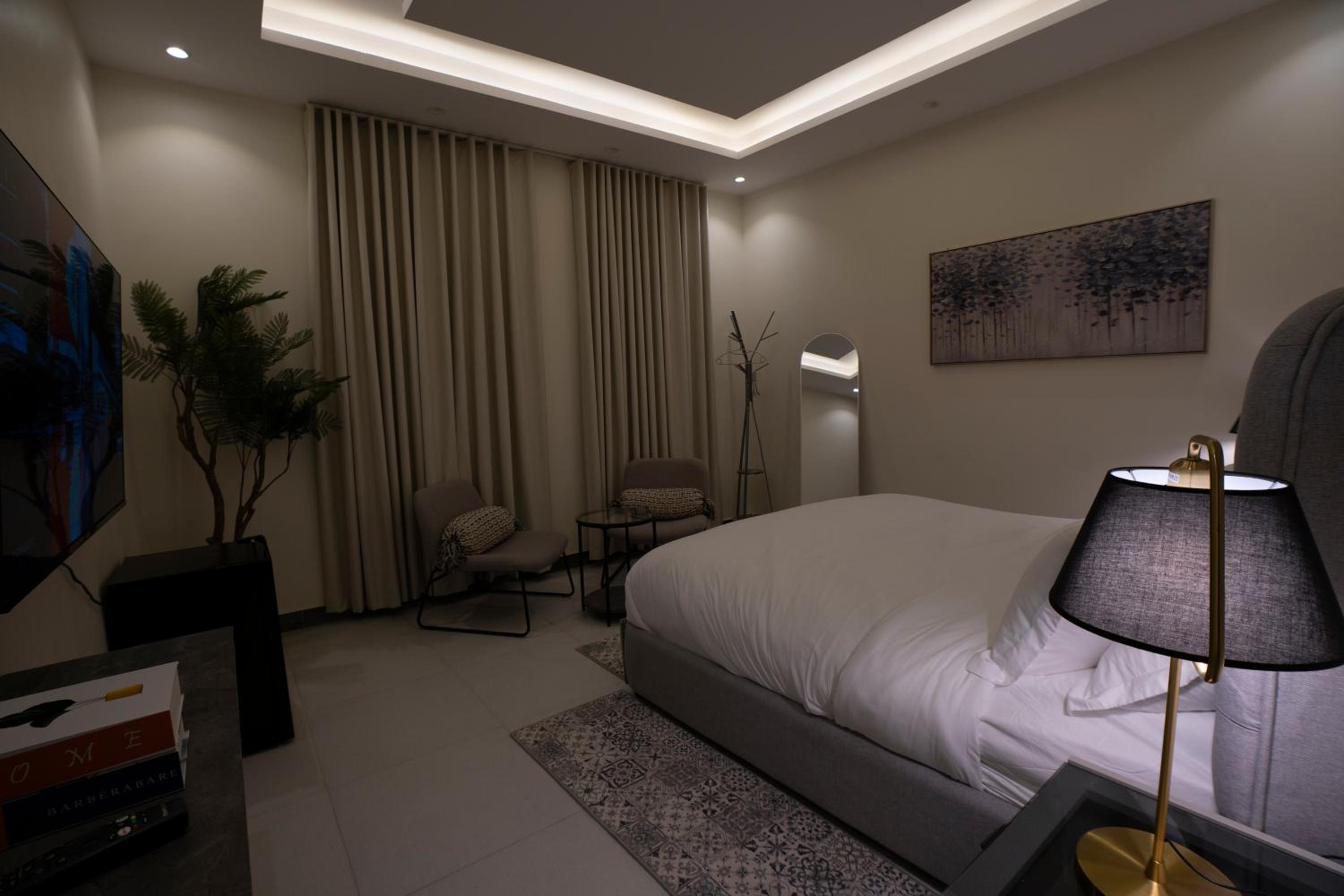 D13 - Quiet studio elegant Luxury apartment Self-Entry