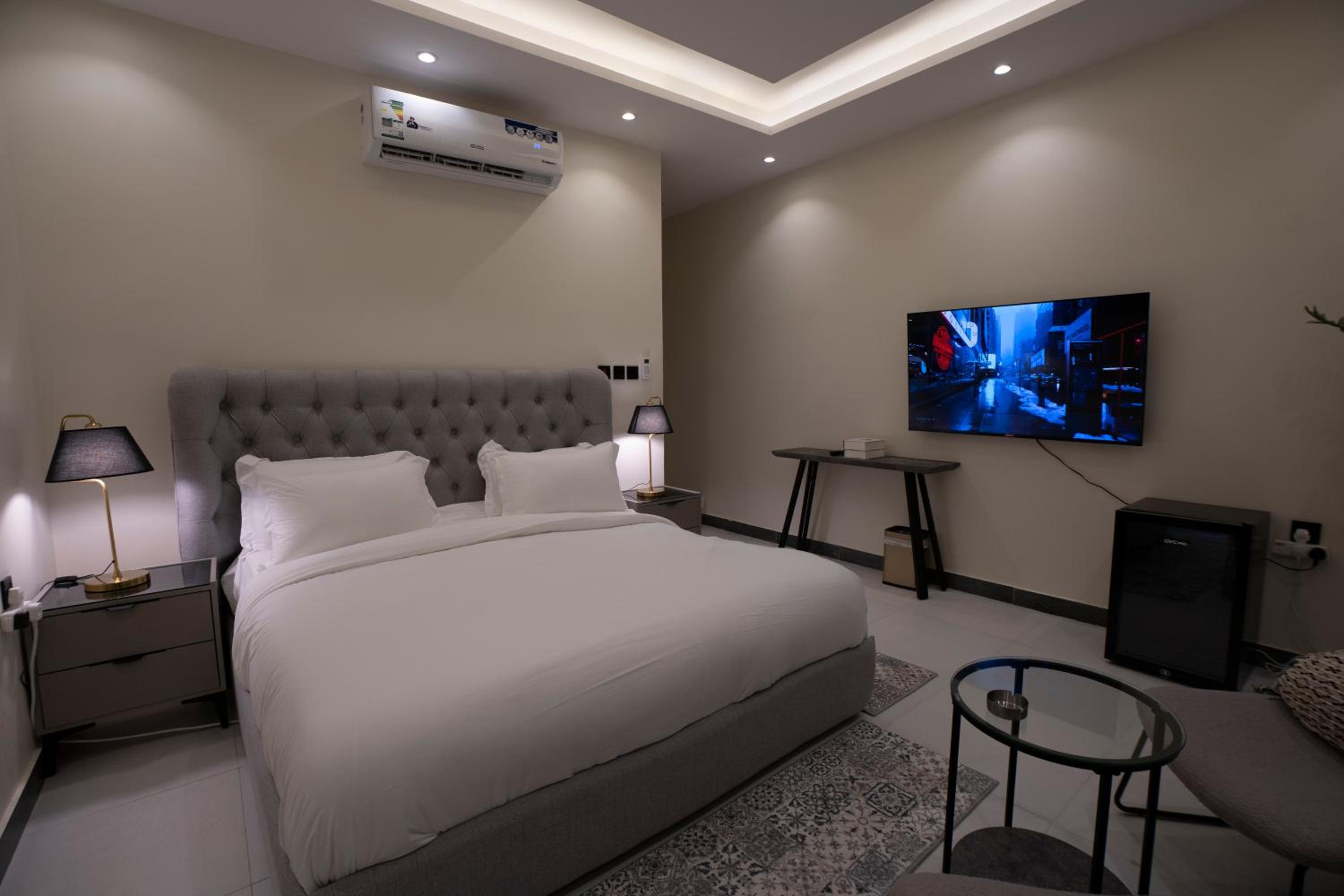 D13 - Quiet studio elegant Luxury apartment Self-Entry