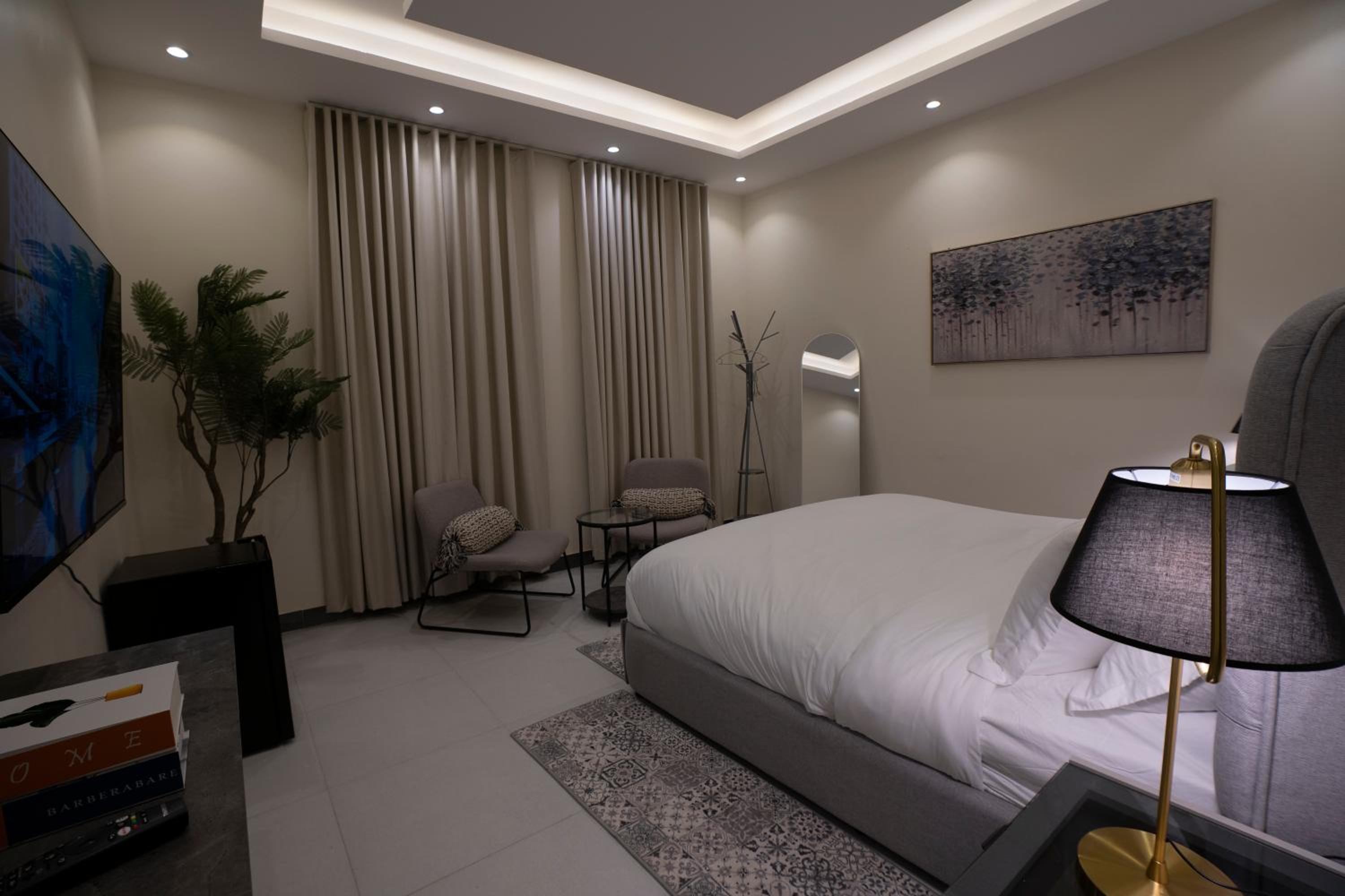 D13 - Quiet studio elegant Luxury apartment Self-Entry