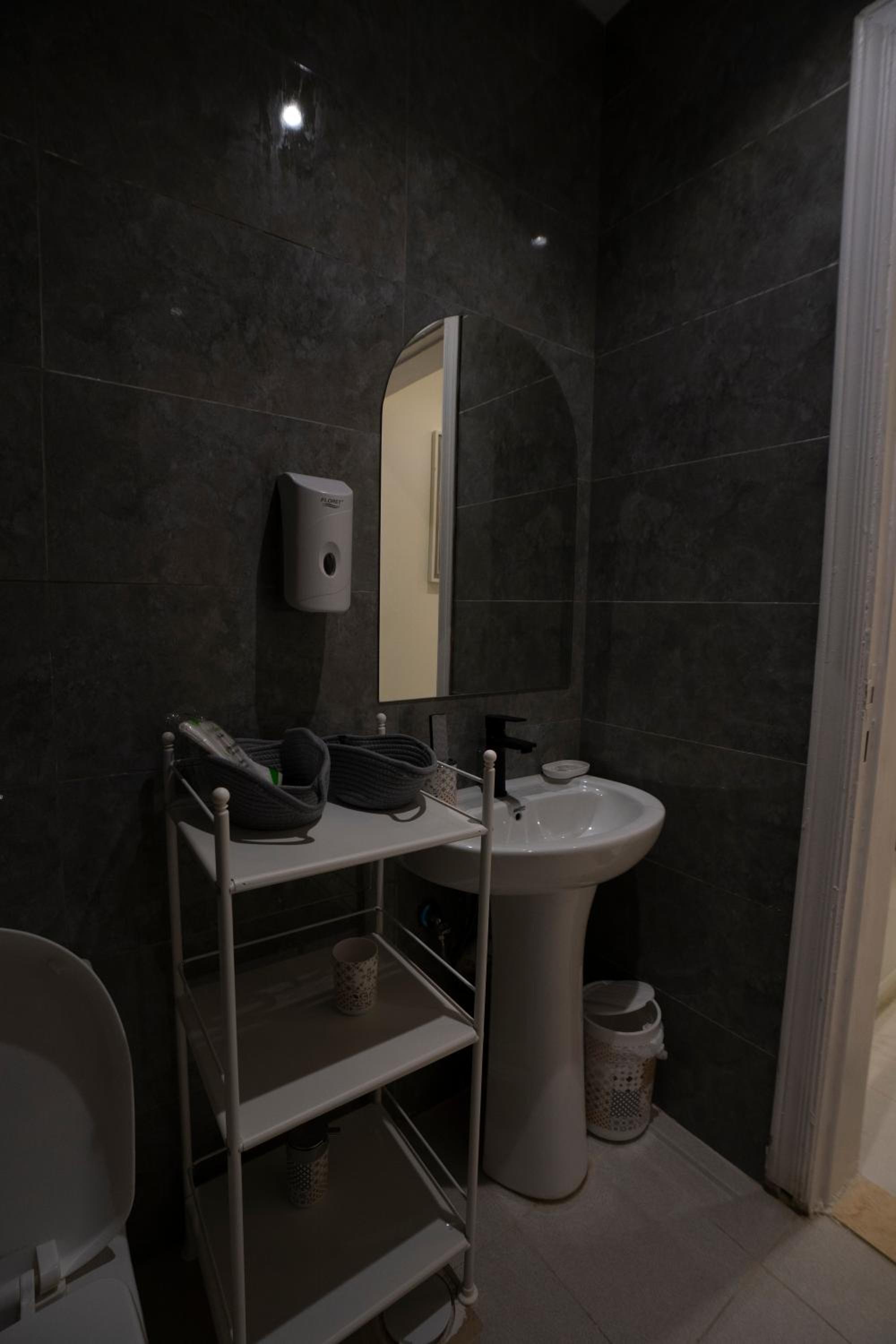 D13 - Quiet studio elegant Luxury apartment Self-Entry