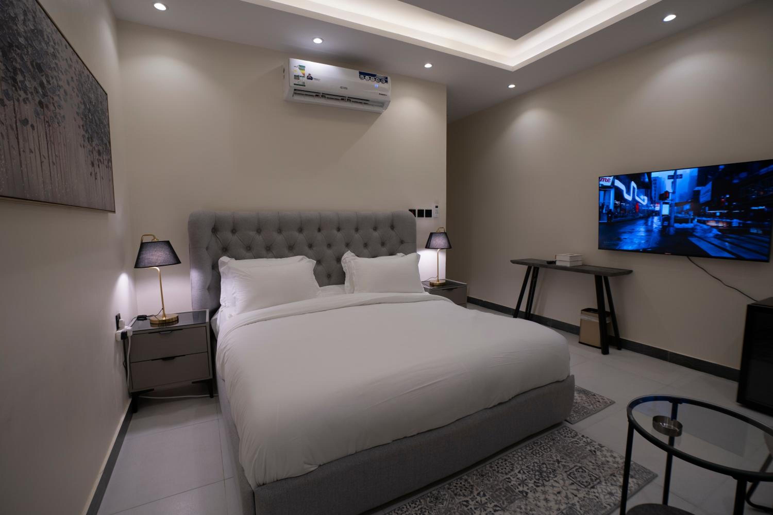 D13 - Quiet studio elegant Luxury apartment Self-Entry