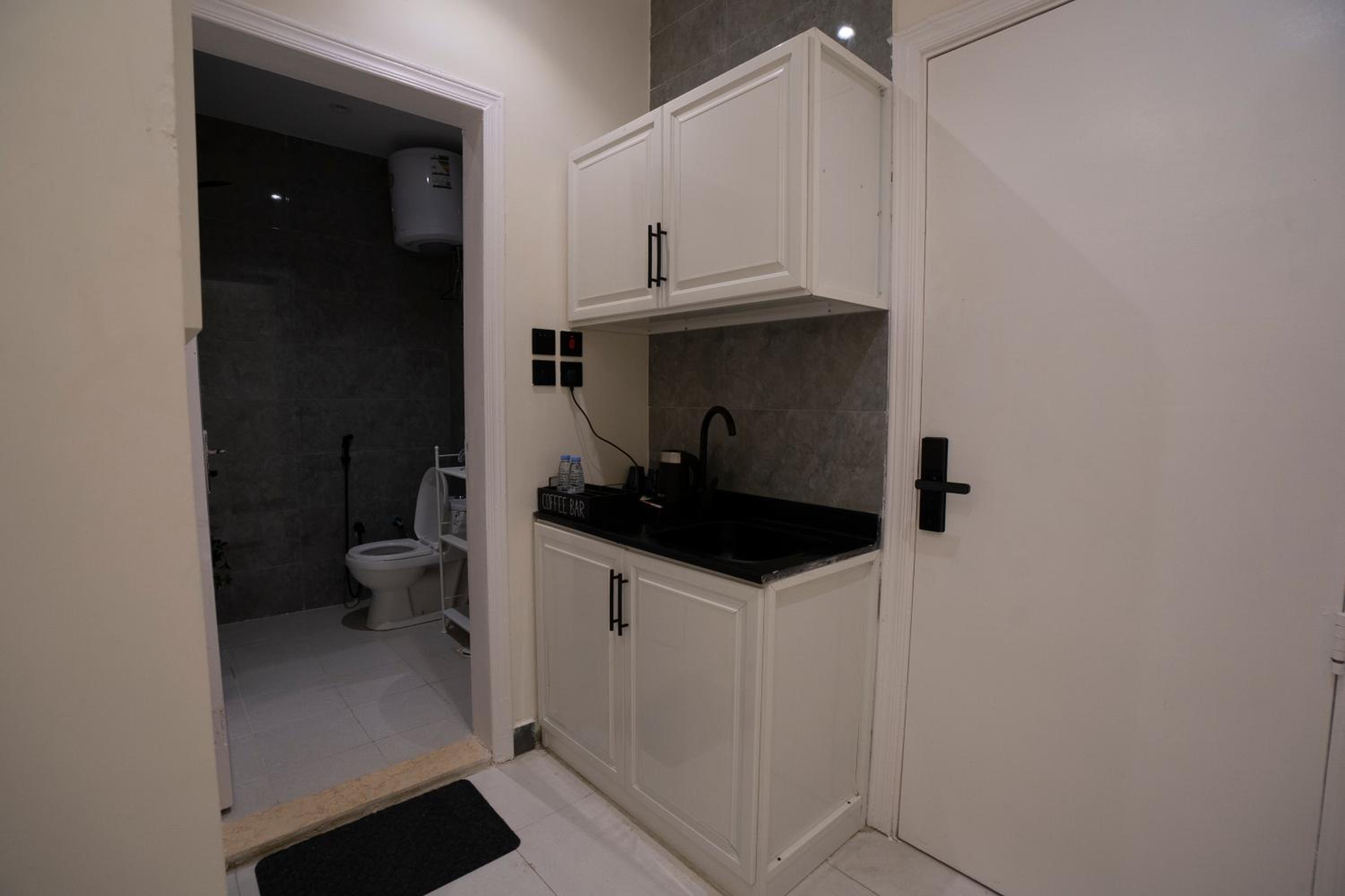 D13 - Quiet studio elegant Luxury apartment Self-Entry