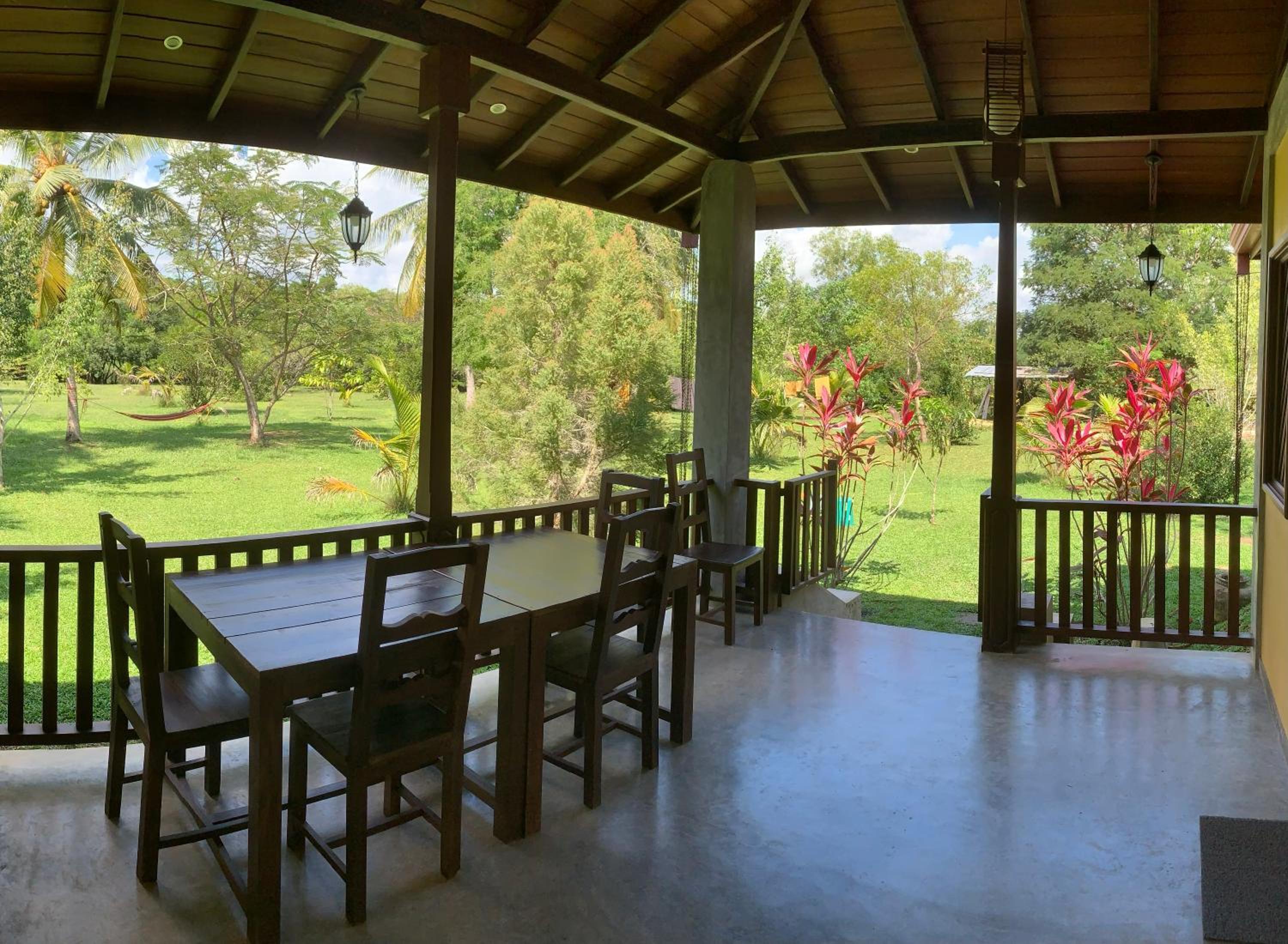 Aaryana Lagoon view 3