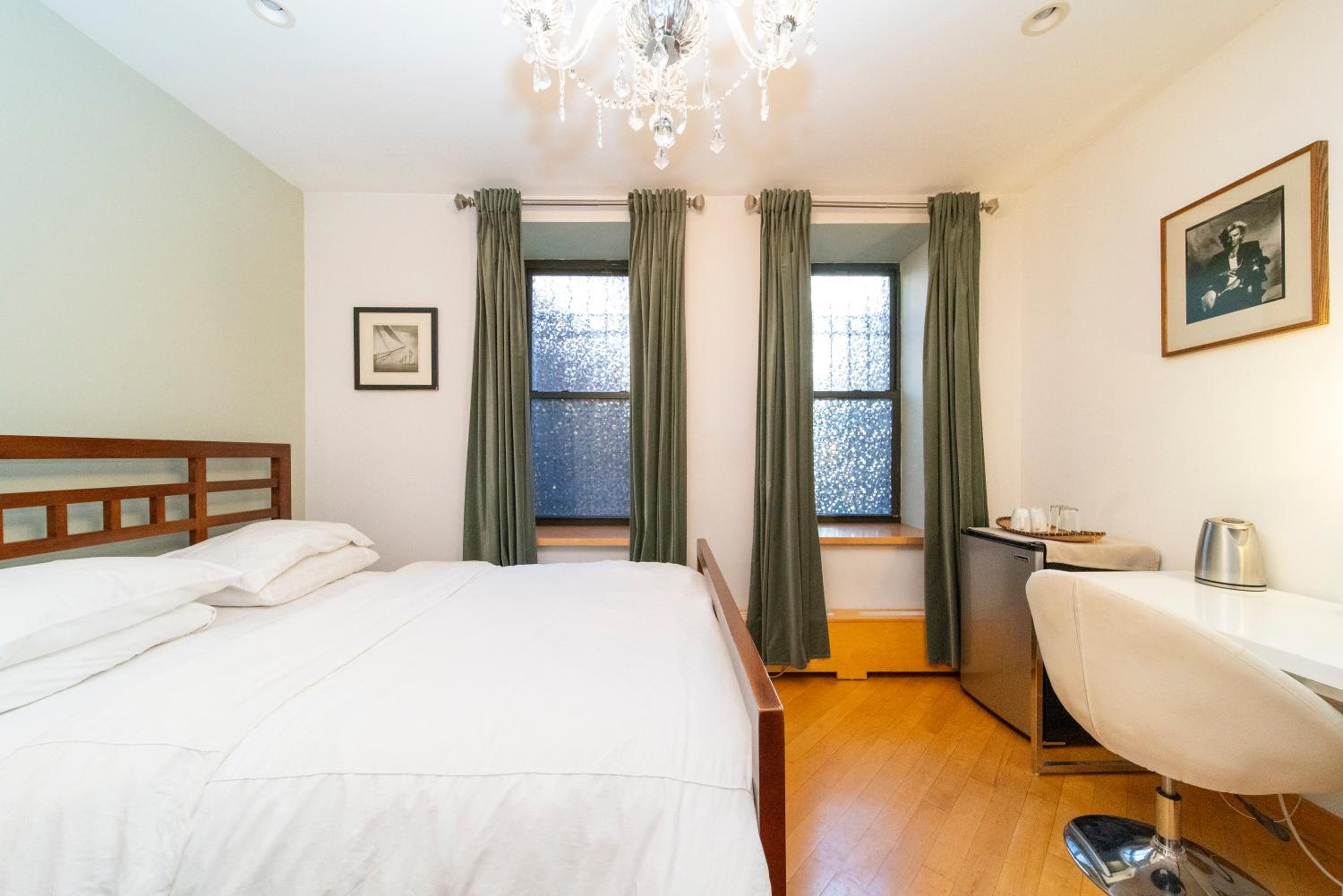 2 bedrooms with one private bathroom in lovely home