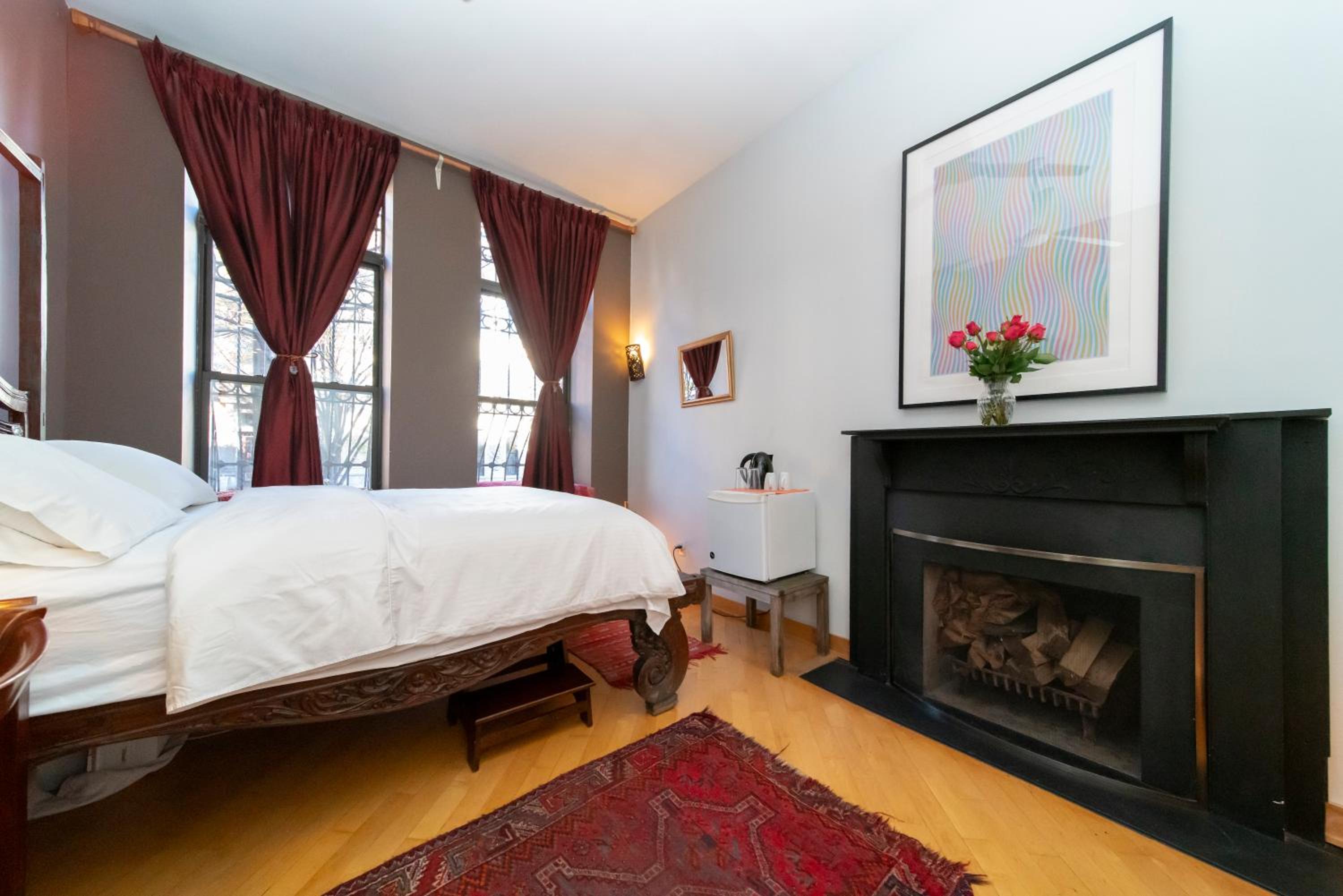2 bedrooms with one private bathroom in lovely home