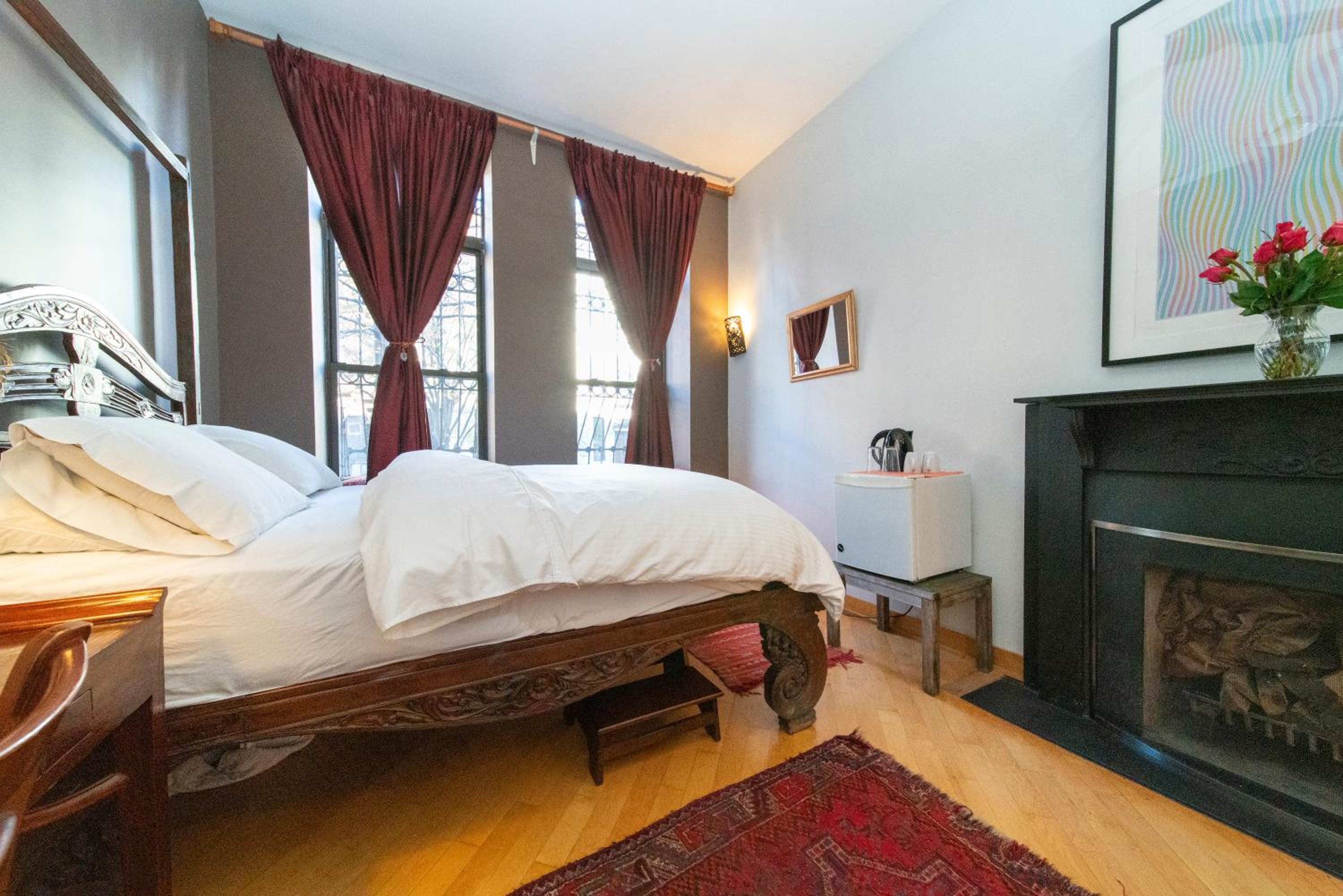 2 bedrooms with one private bathroom in lovely home
