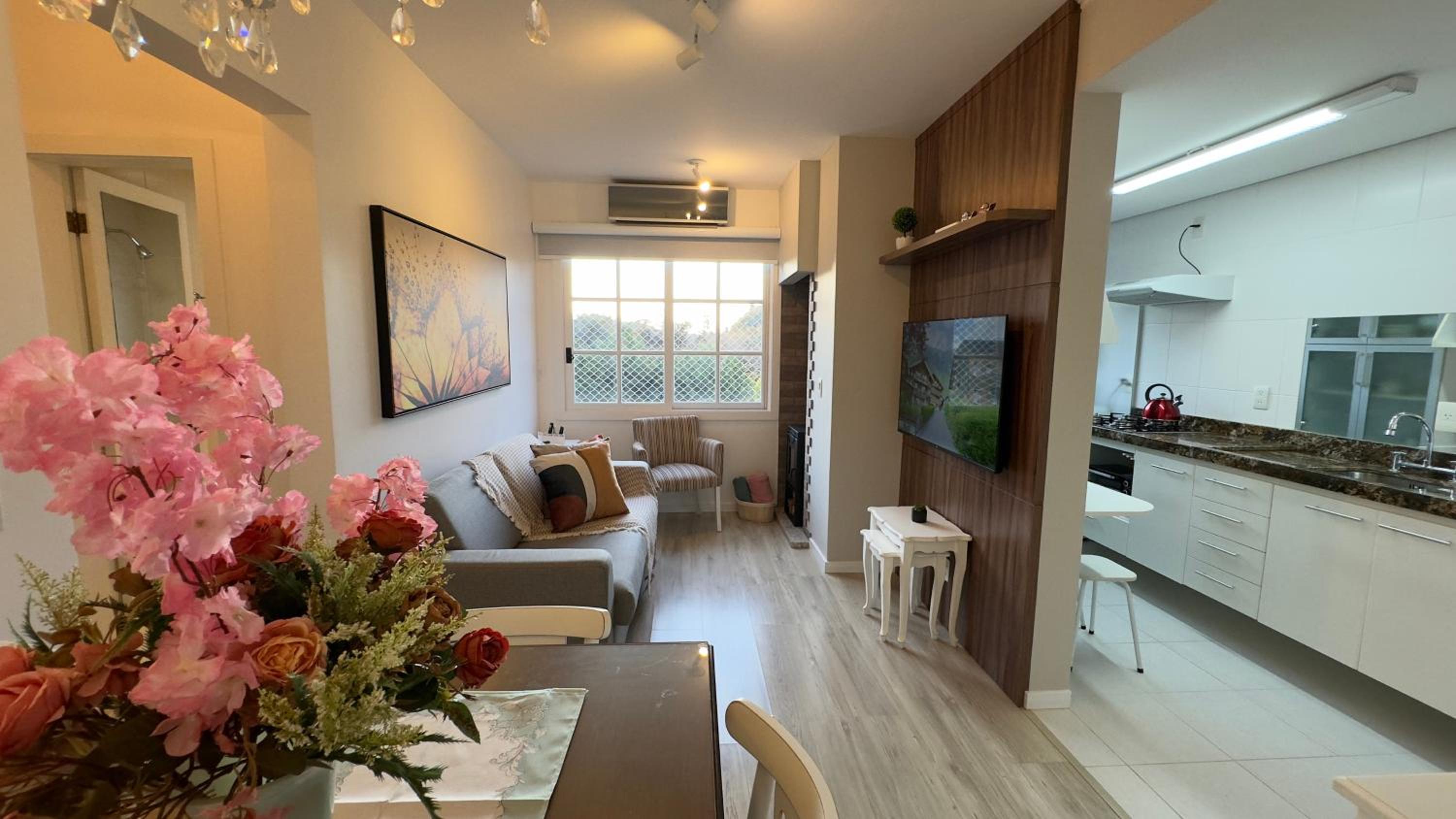 Apartamento à 10 min Centro para 06 Pessoas com Lareira, Ar condicionado e Wi-Fi Veloz