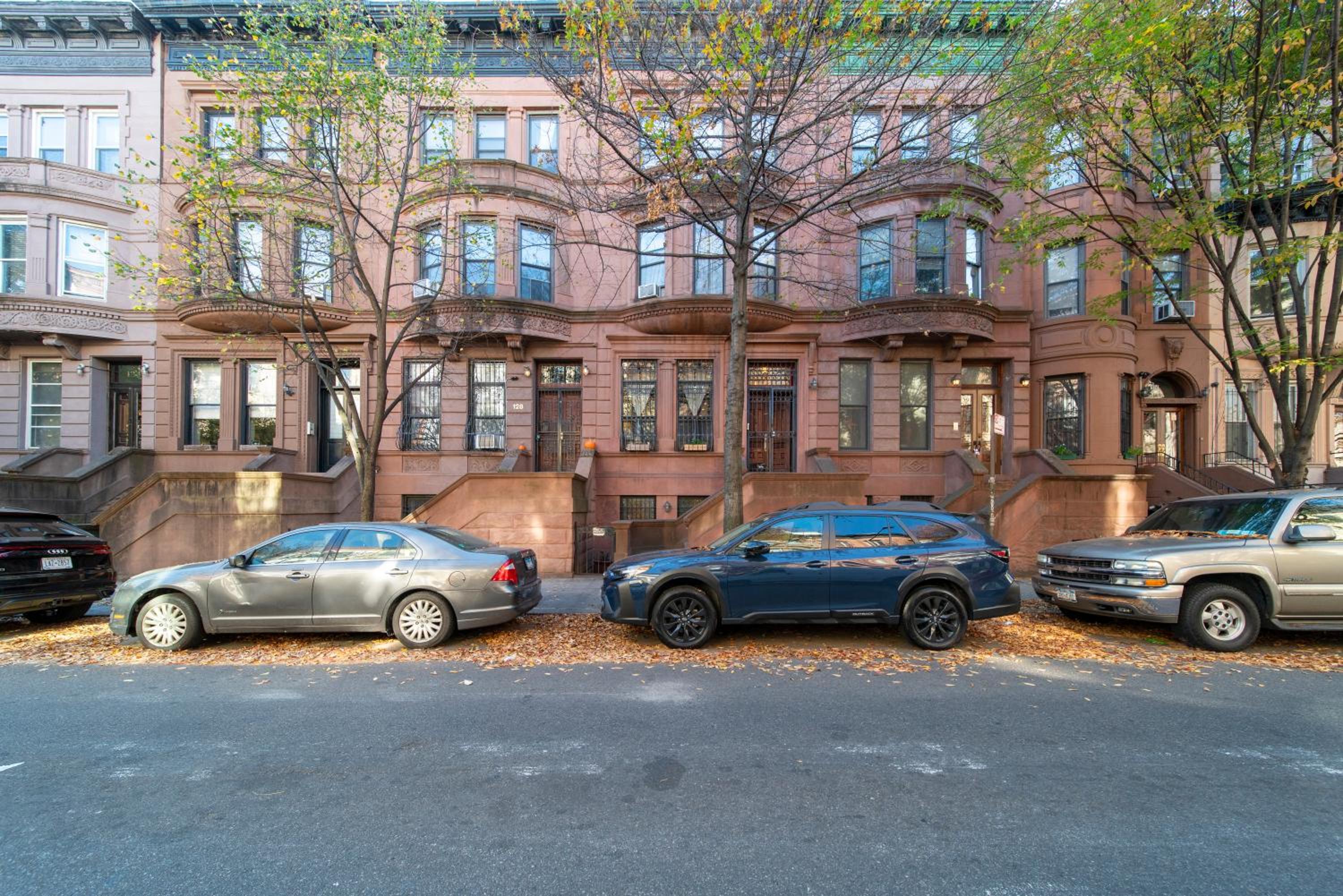 2 bedrooms with one private bathroom in lovely home
