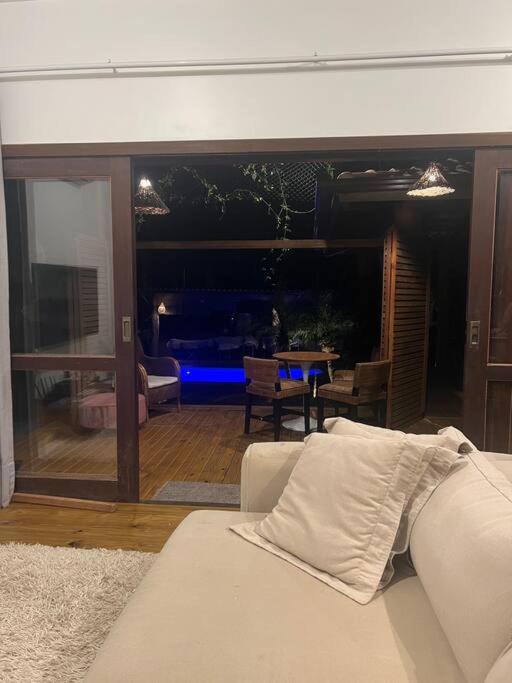 Casa hóspede privativa -Área piscina compartilhada