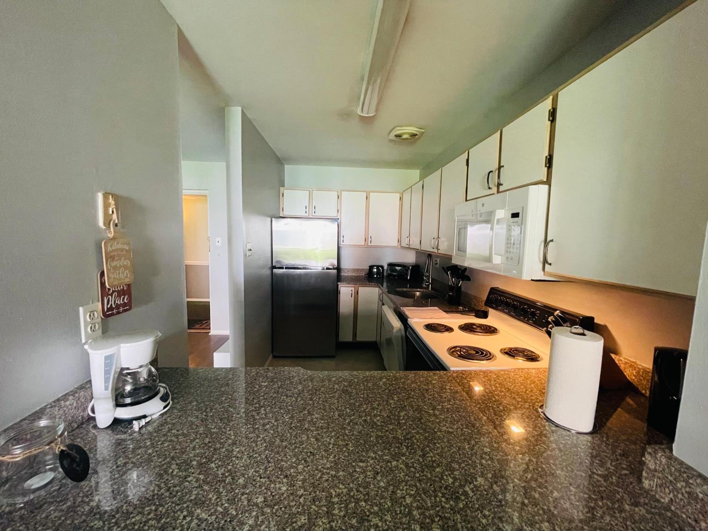2br 2b, Spacious, Great Location view 5