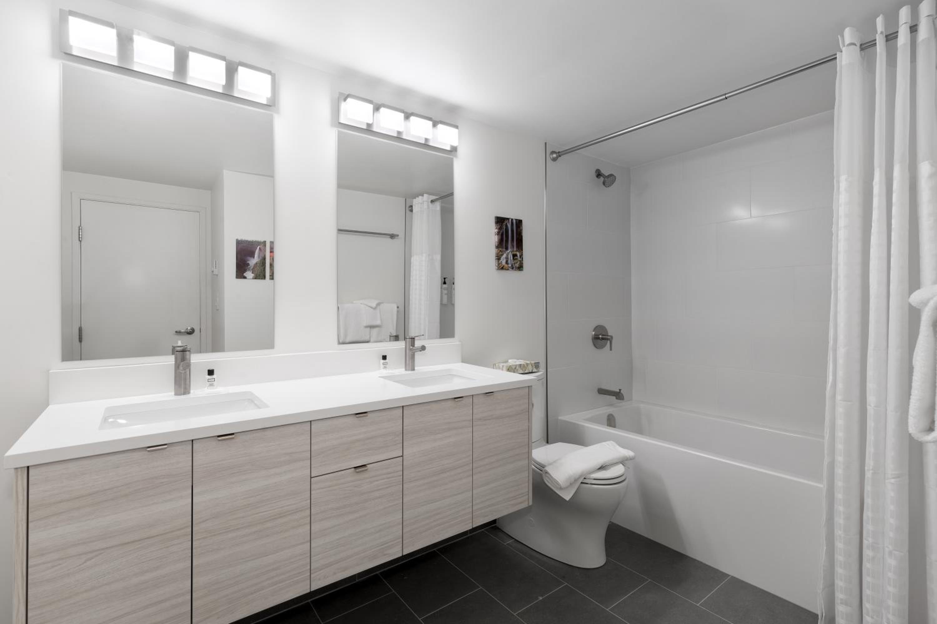 The Woodrun Lodge by Whiski Jack - Image 2