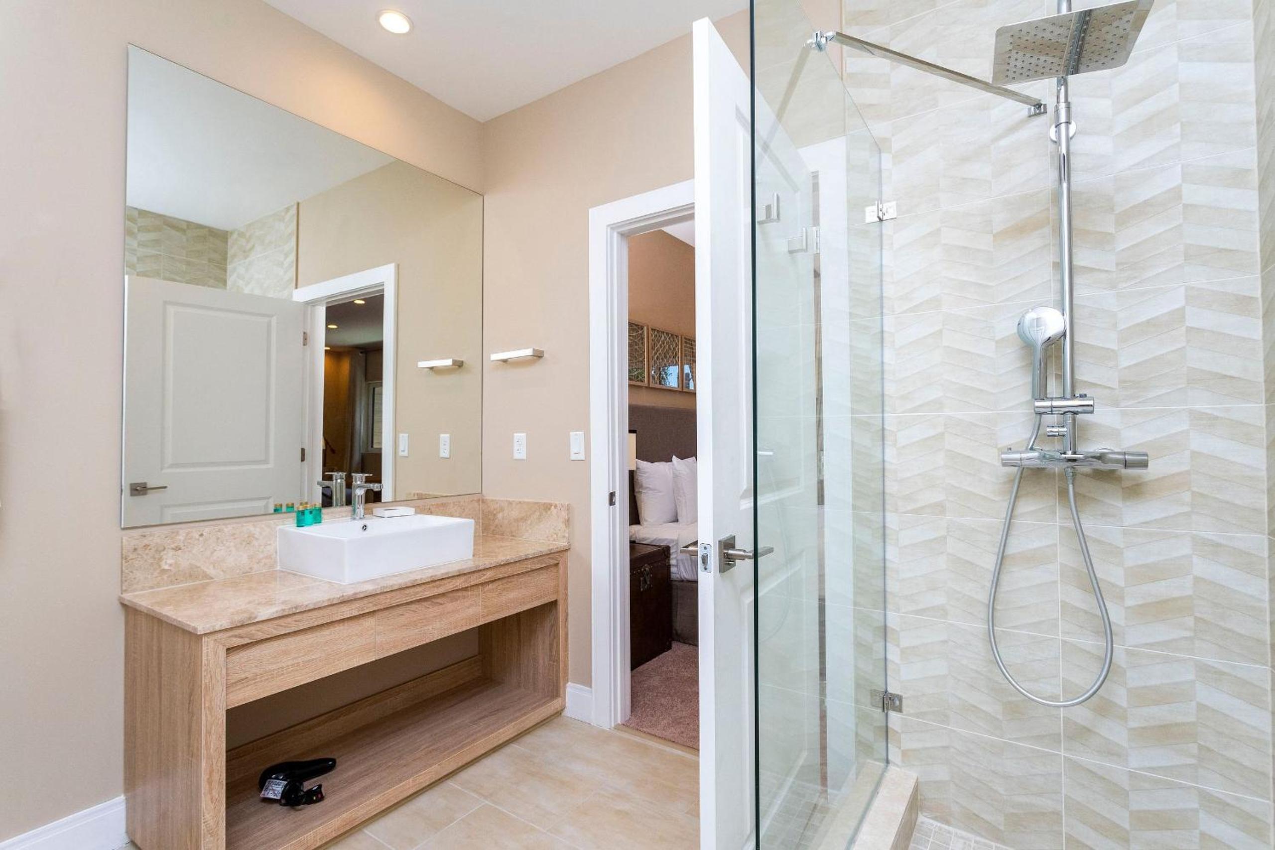 Disney‑Area 3BR Villa w/ Grill Patio & Families