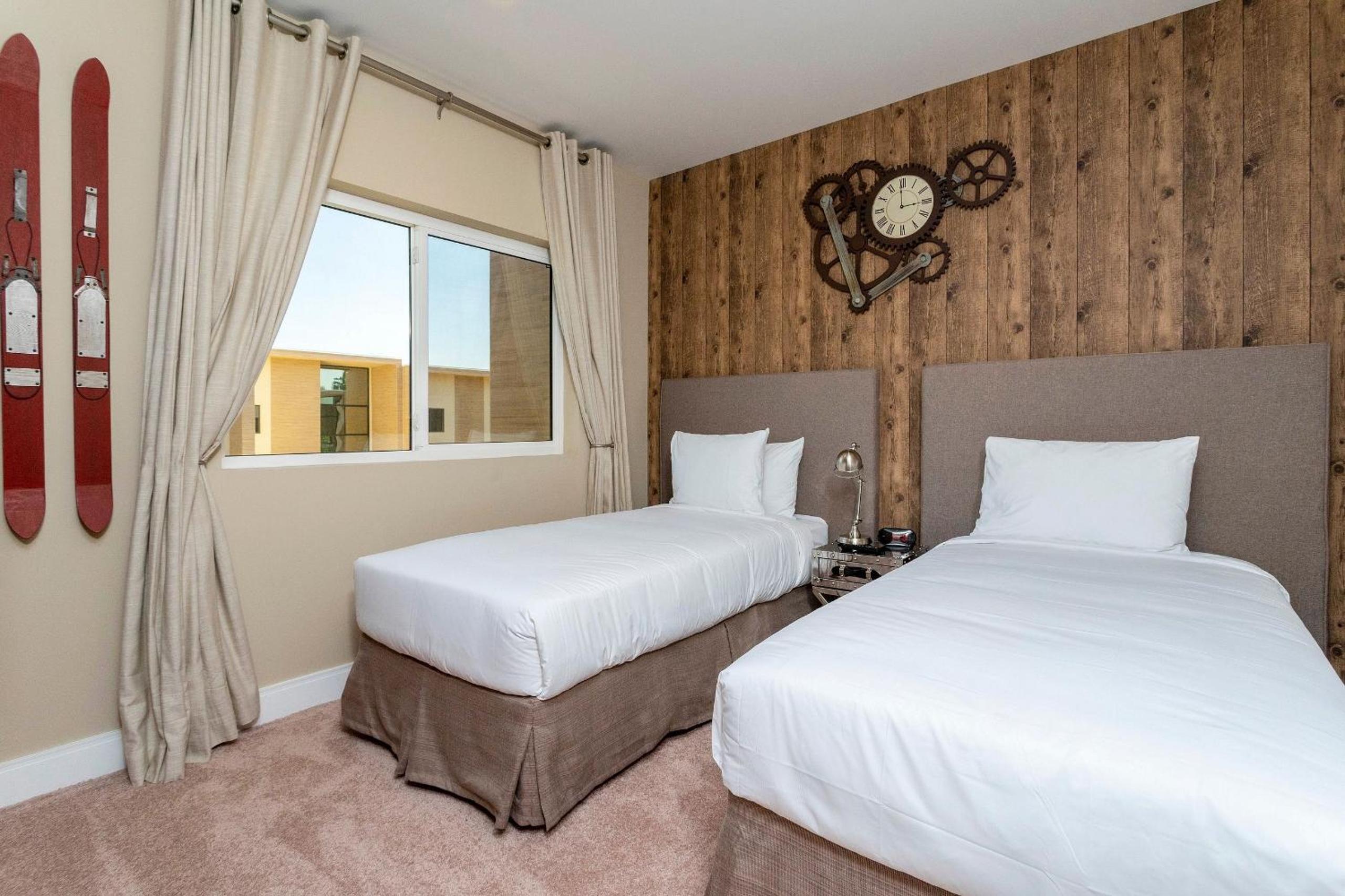 Disney‑Area 3BR Villa w/ Grill Patio & Families