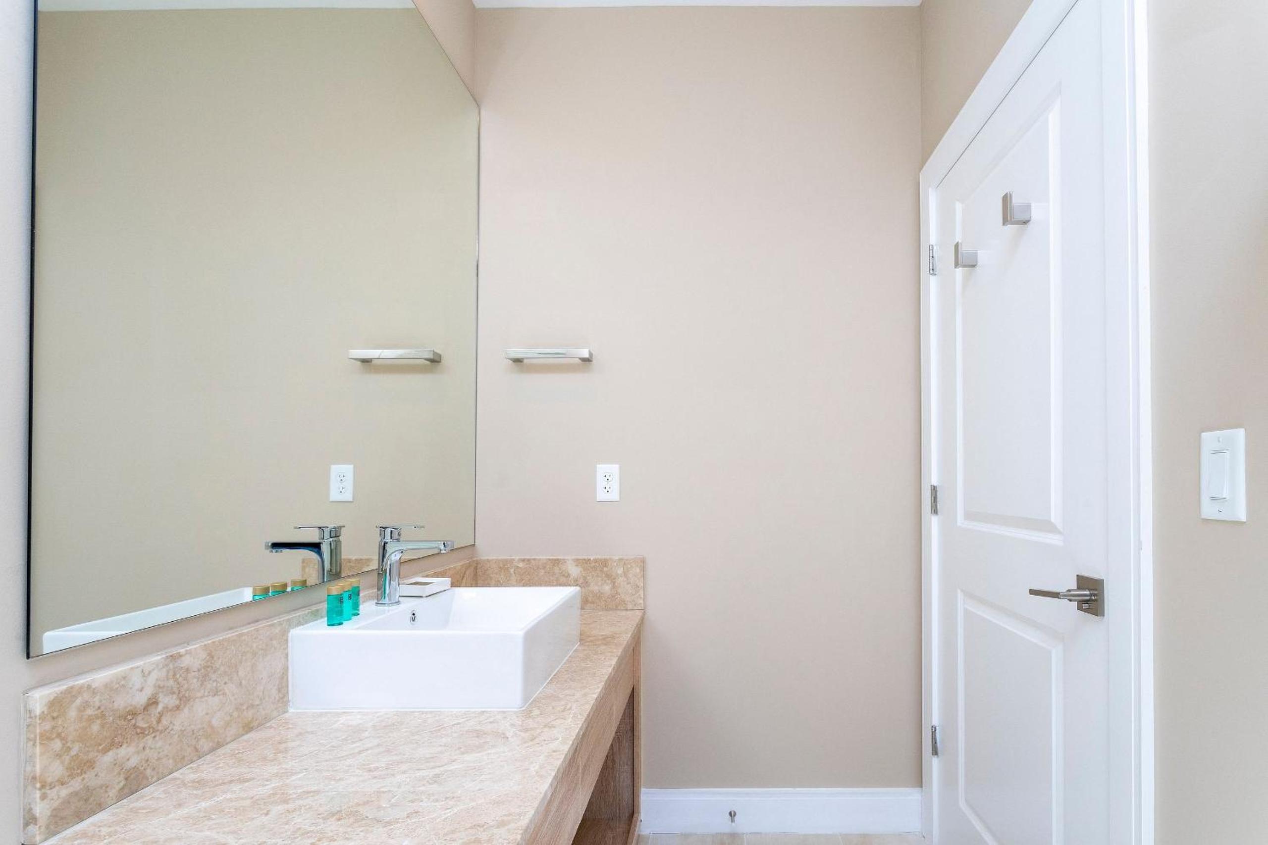 Disney‑Area 3BR Villa w/ Grill Patio & Families