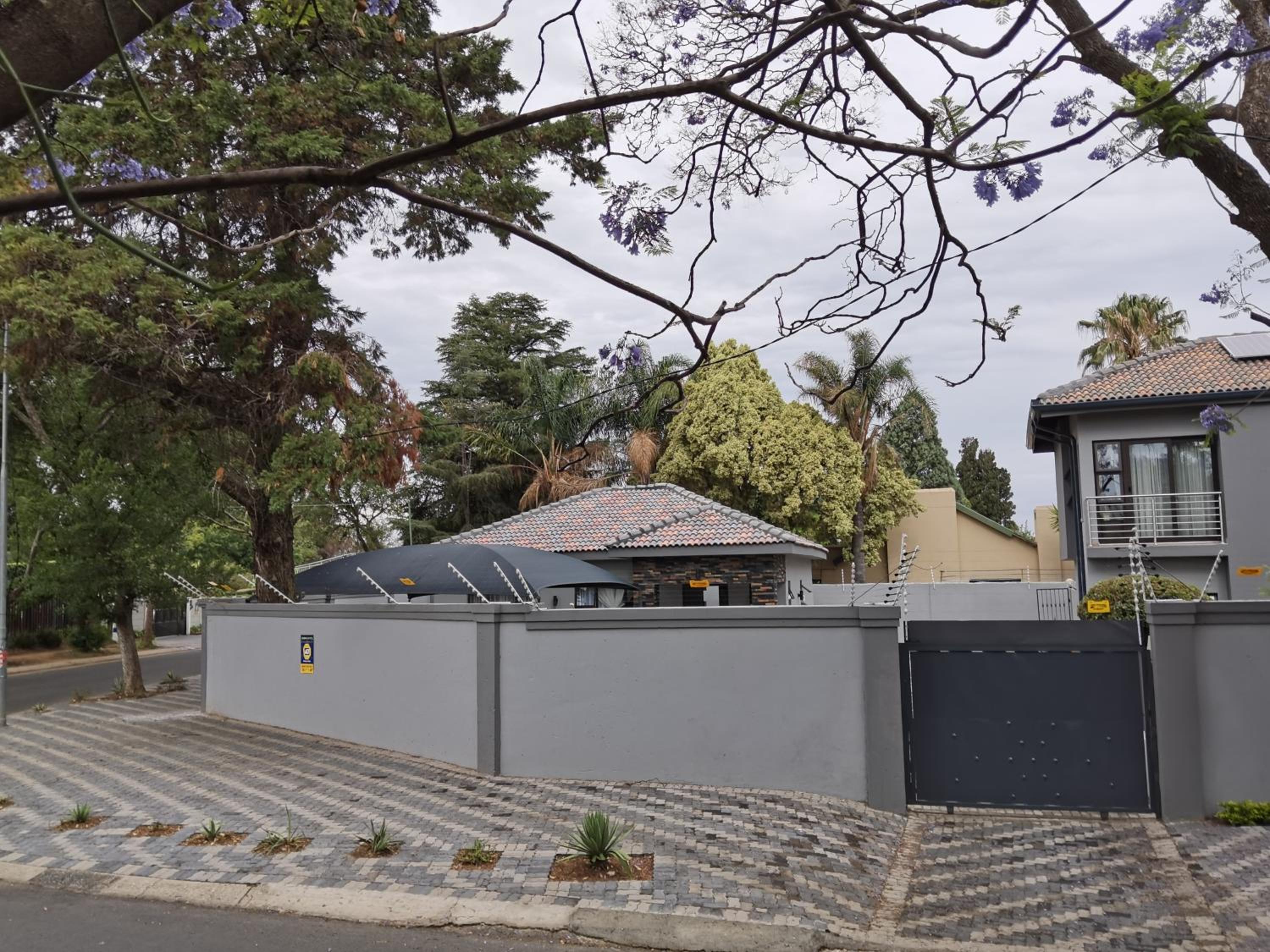 Executive 2-bedroom Serenity apartment in Wendywood Sandton with its own entrance