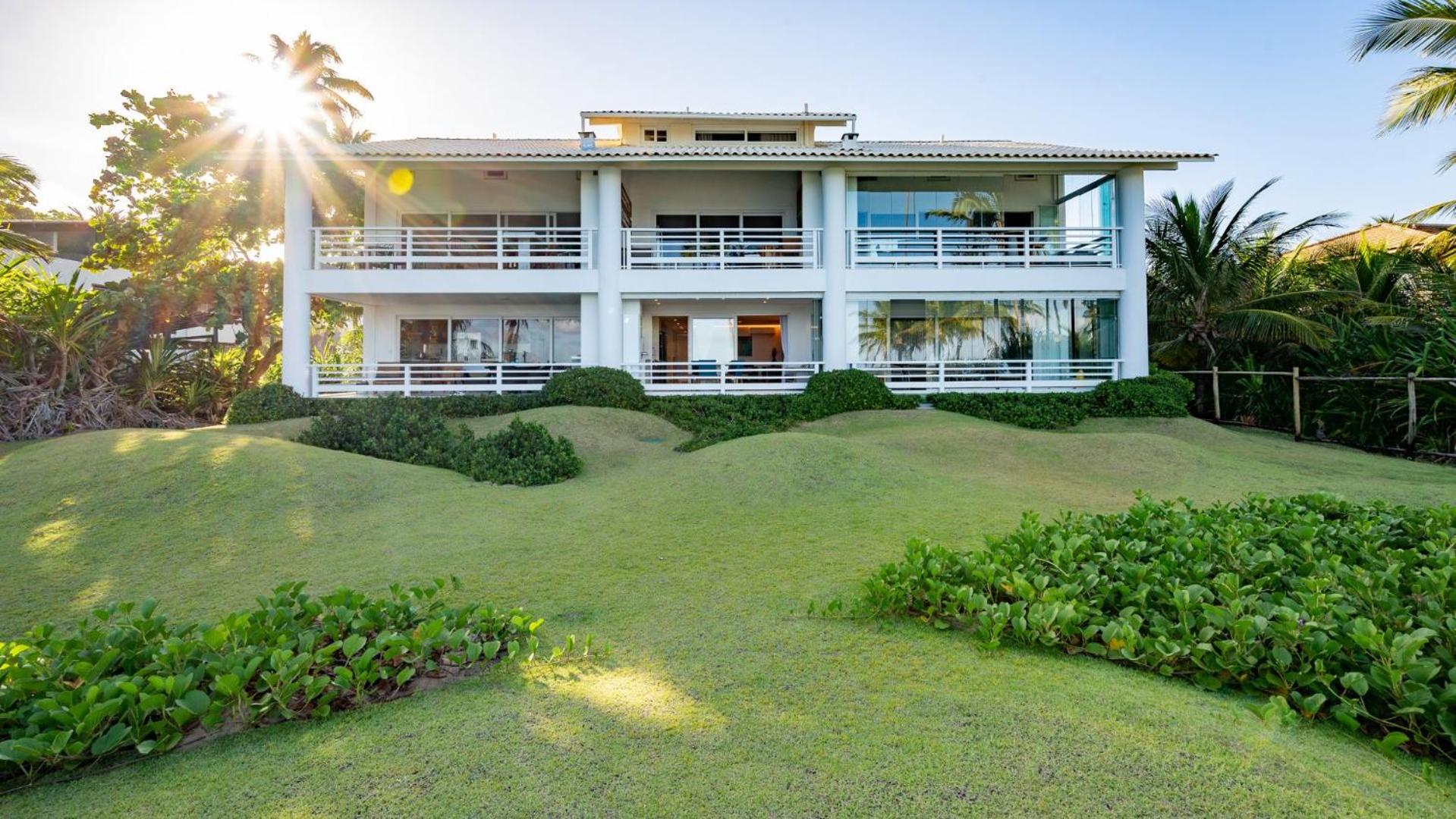 Apartamento Luxuoso à Beira-mar em Praia do Forte!