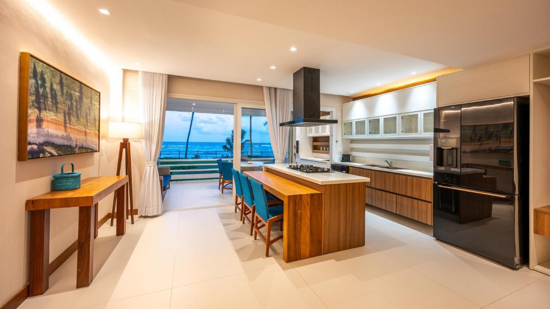 Apartamento Luxuoso à Beira-mar em Praia do Forte!