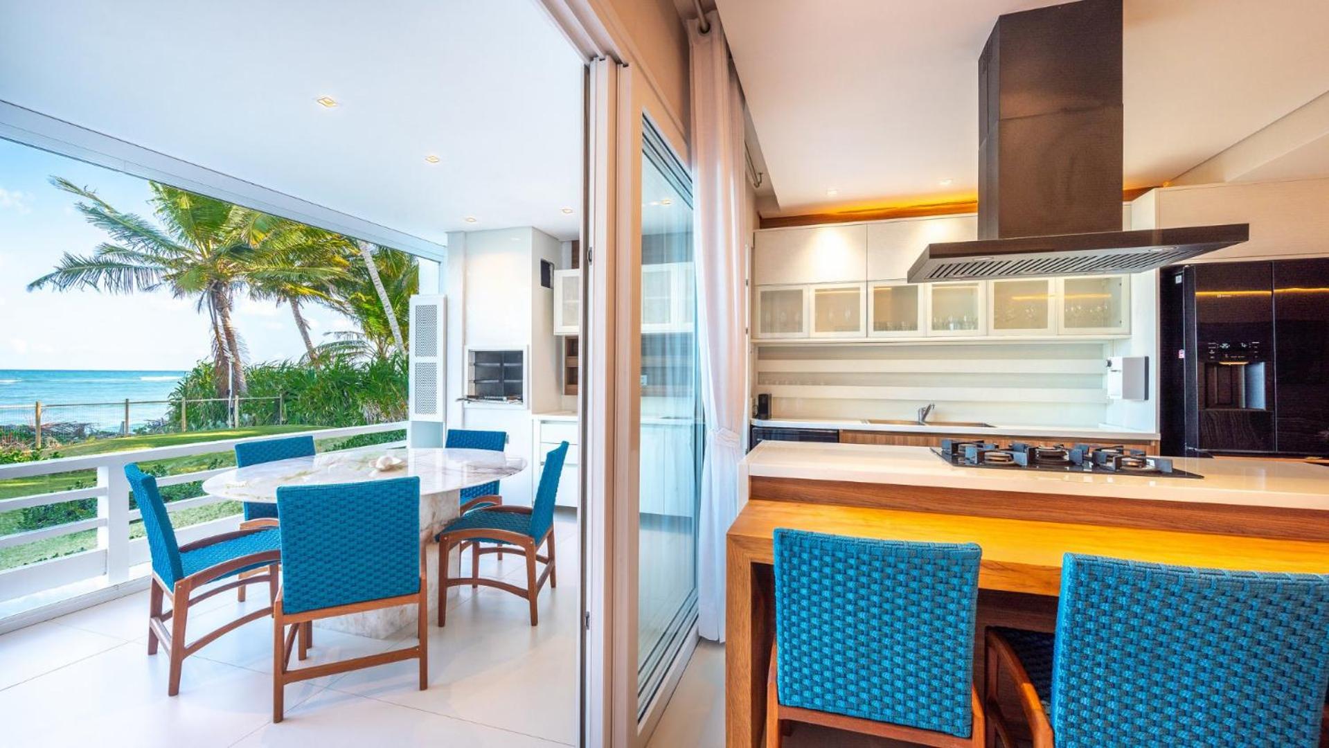 Apartamento Luxuoso à Beira-mar em Praia do Forte!