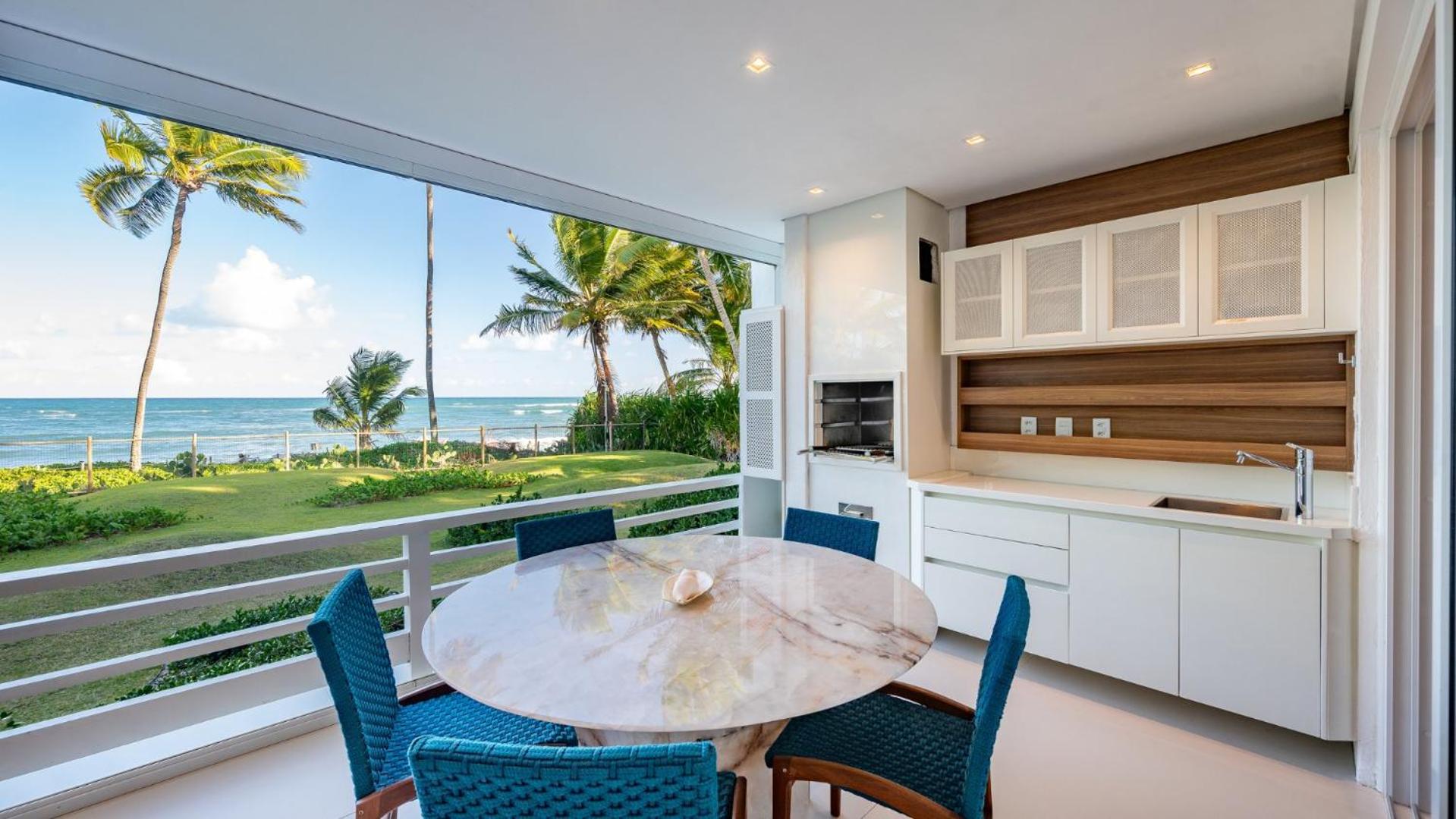 Apartamento Luxuoso à Beira-mar em Praia do Forte!