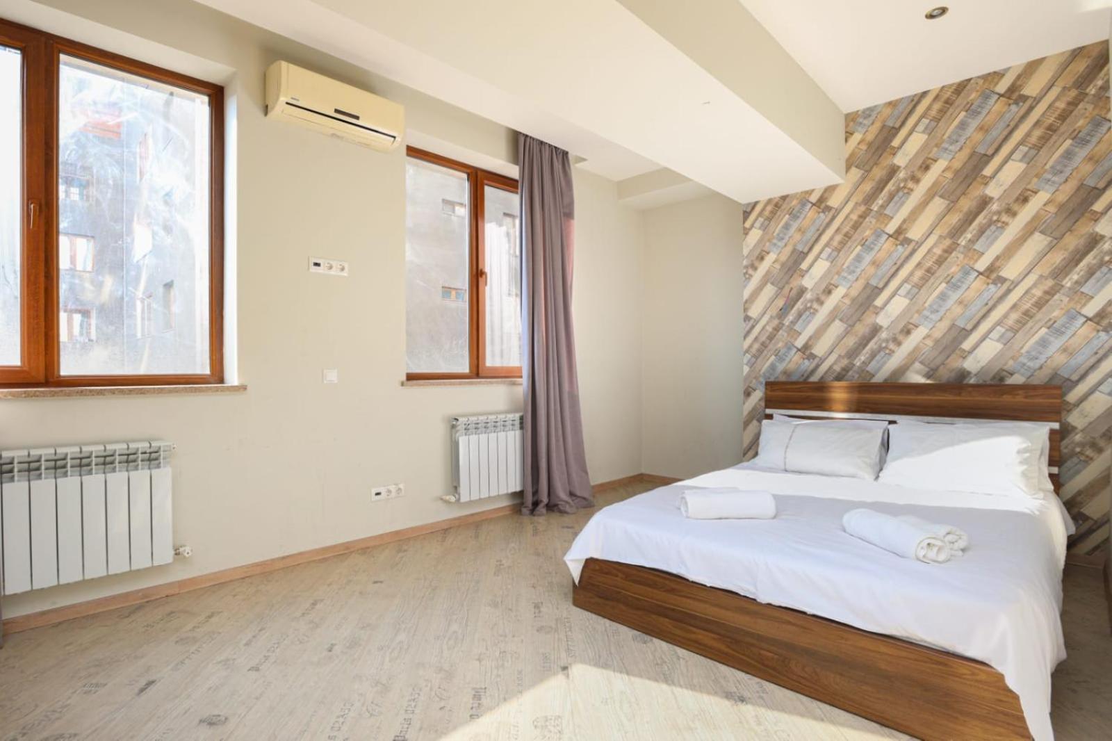 Stylish 2 Bedroom near Seasons park