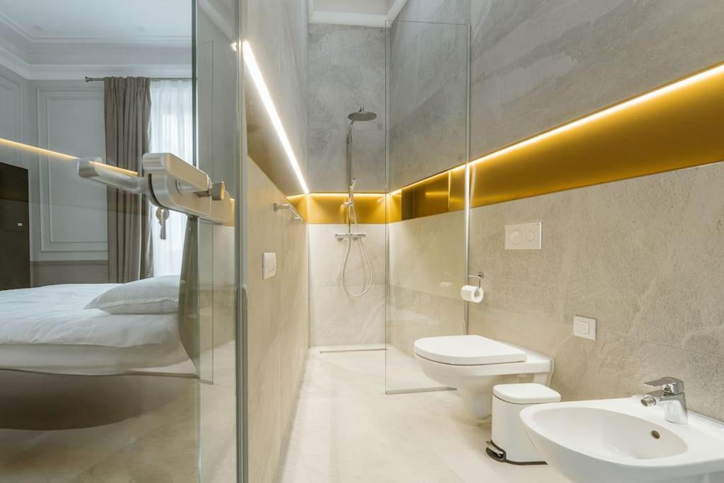 Lvxvs Urban Elegance