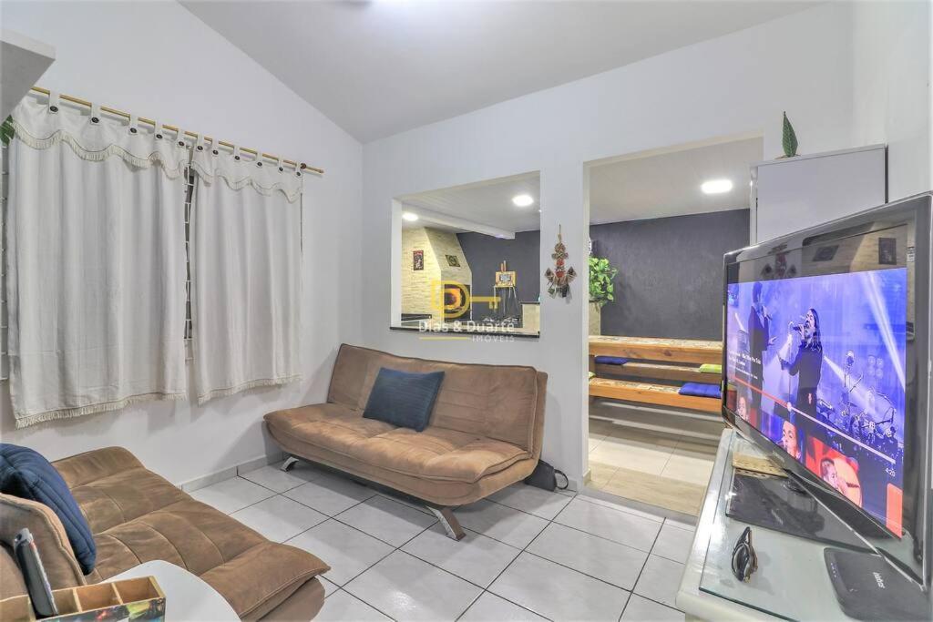 Casa 3 quartos em condomínio com áreas de lazer