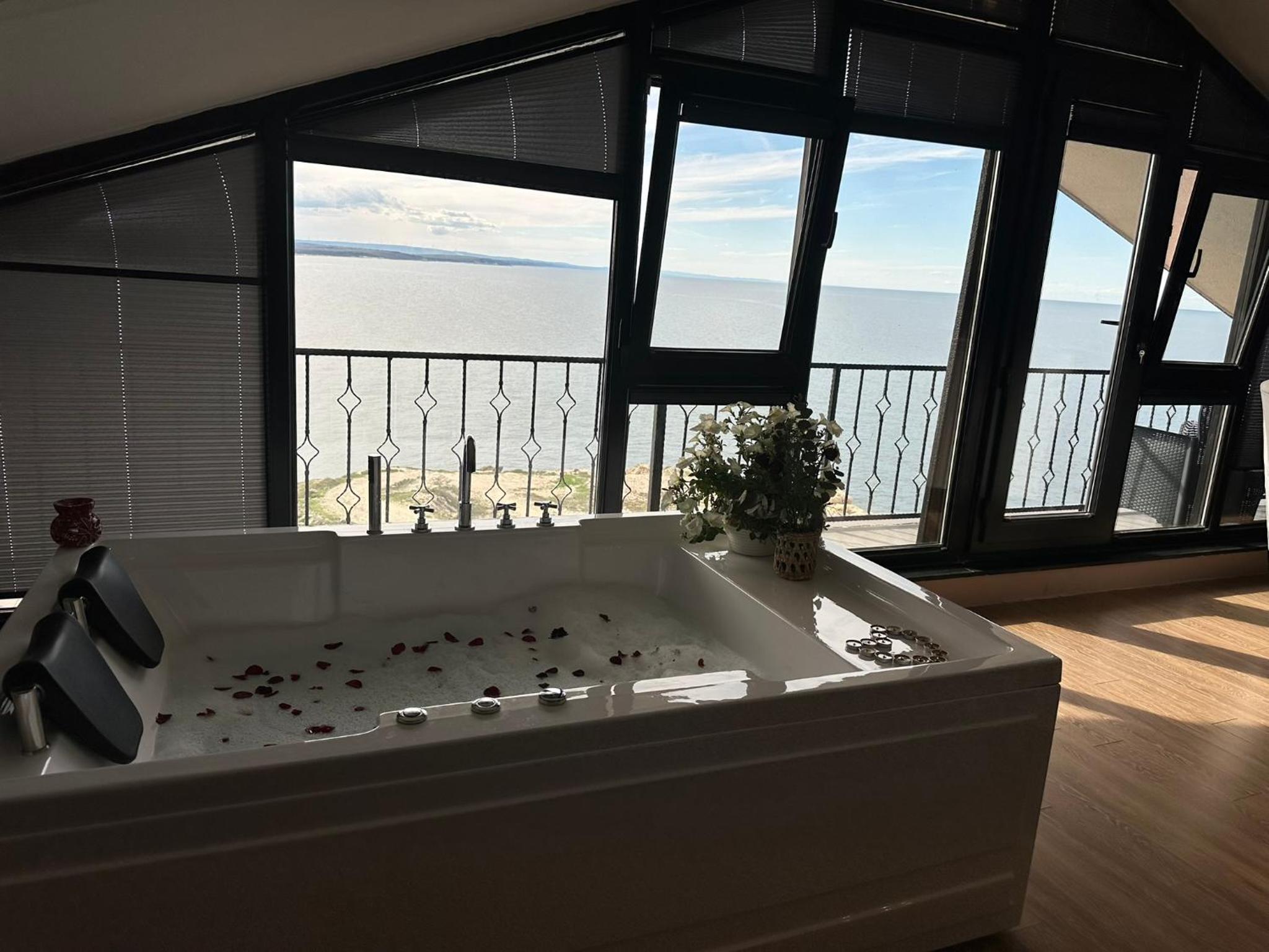 Marina LİGHTHOUSE AİRPORT HOTEL