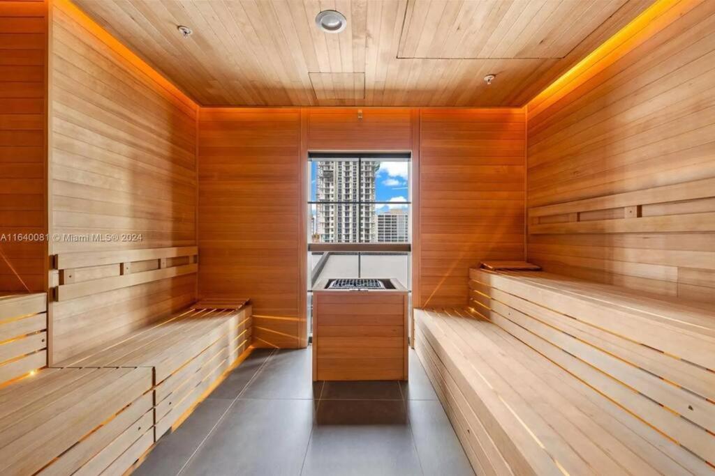 601 Residences High Floor 1BR Downtown Miami