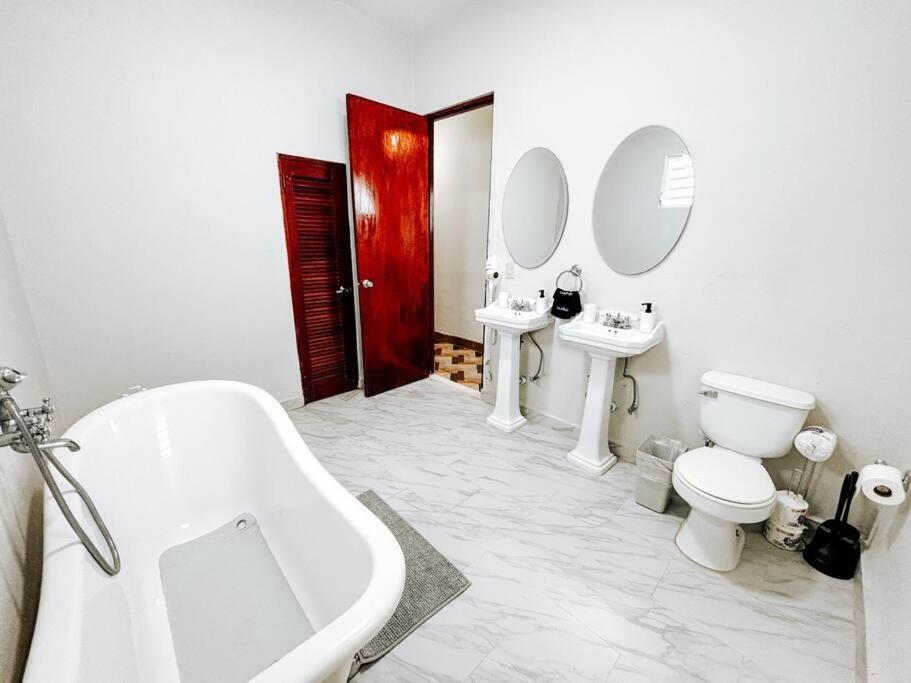 Colonial Style house for 8 Walk to Condado Beach view 5