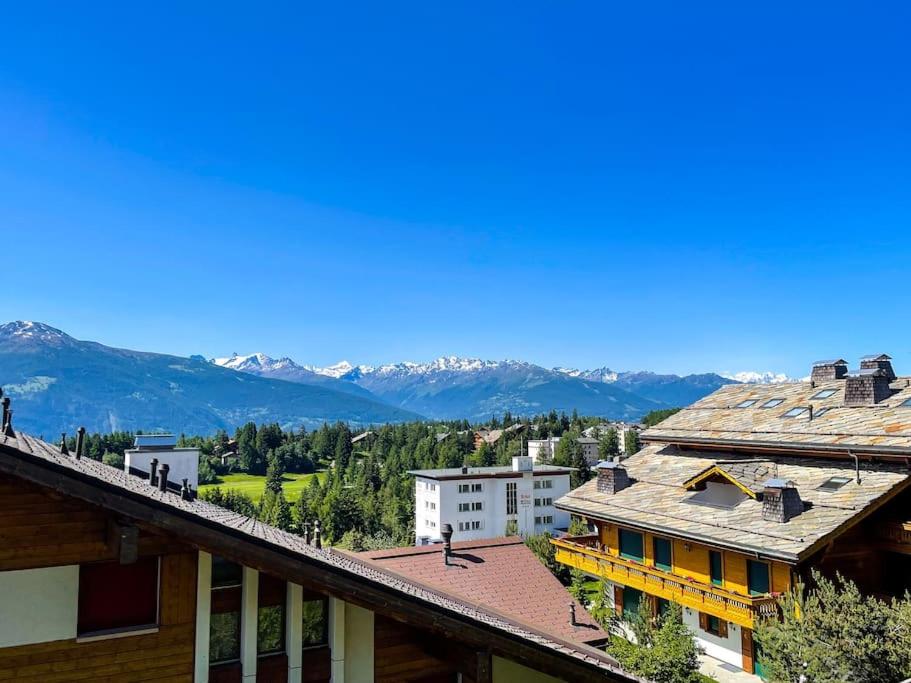 Magnifique appartement avec piscine, balcon et vue