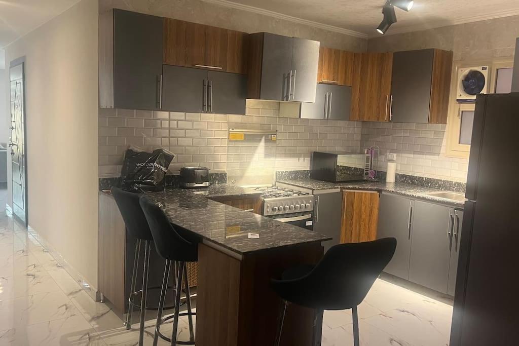 Roxy Square Apartment