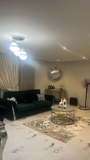 Roxy Square Apartment