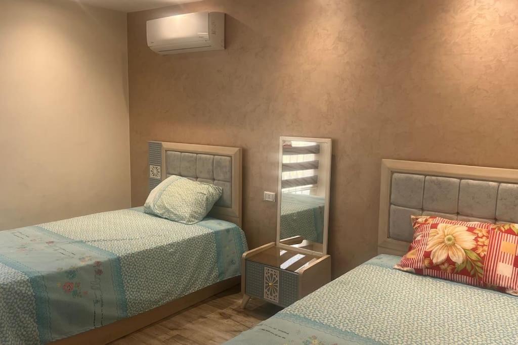 Roxy Square Apartment