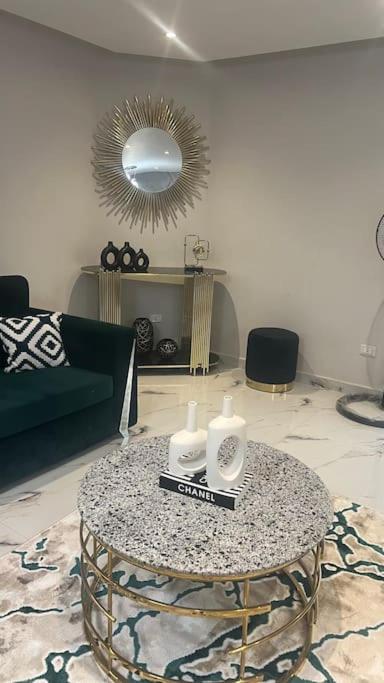 Roxy Square Apartment