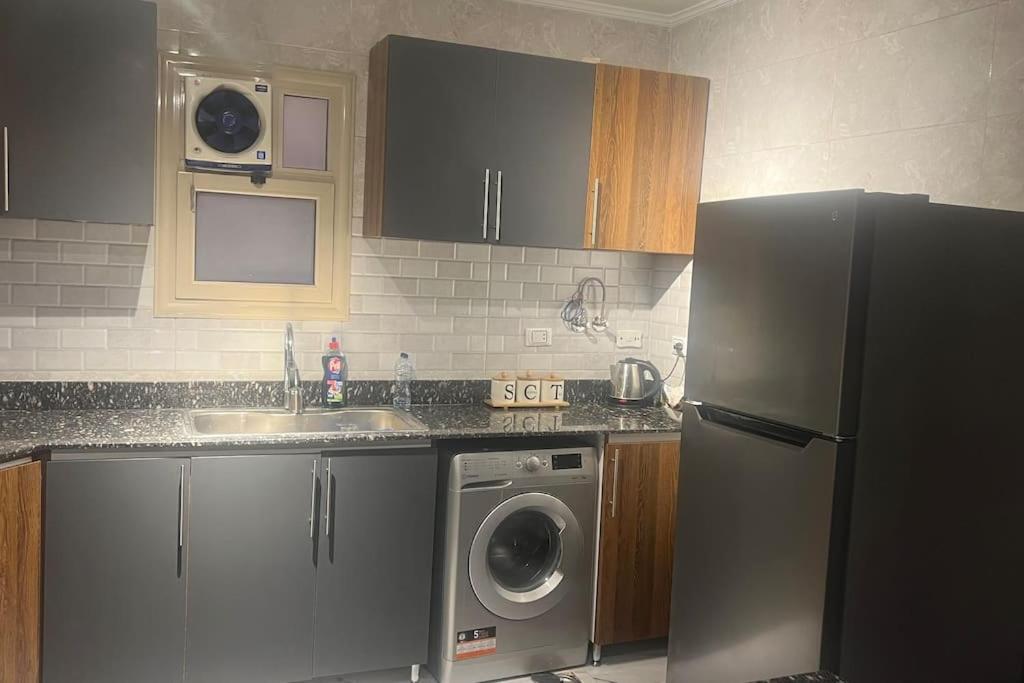 Roxy Square Apartment