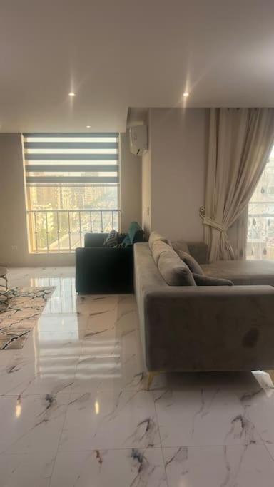 Roxy Square Apartment