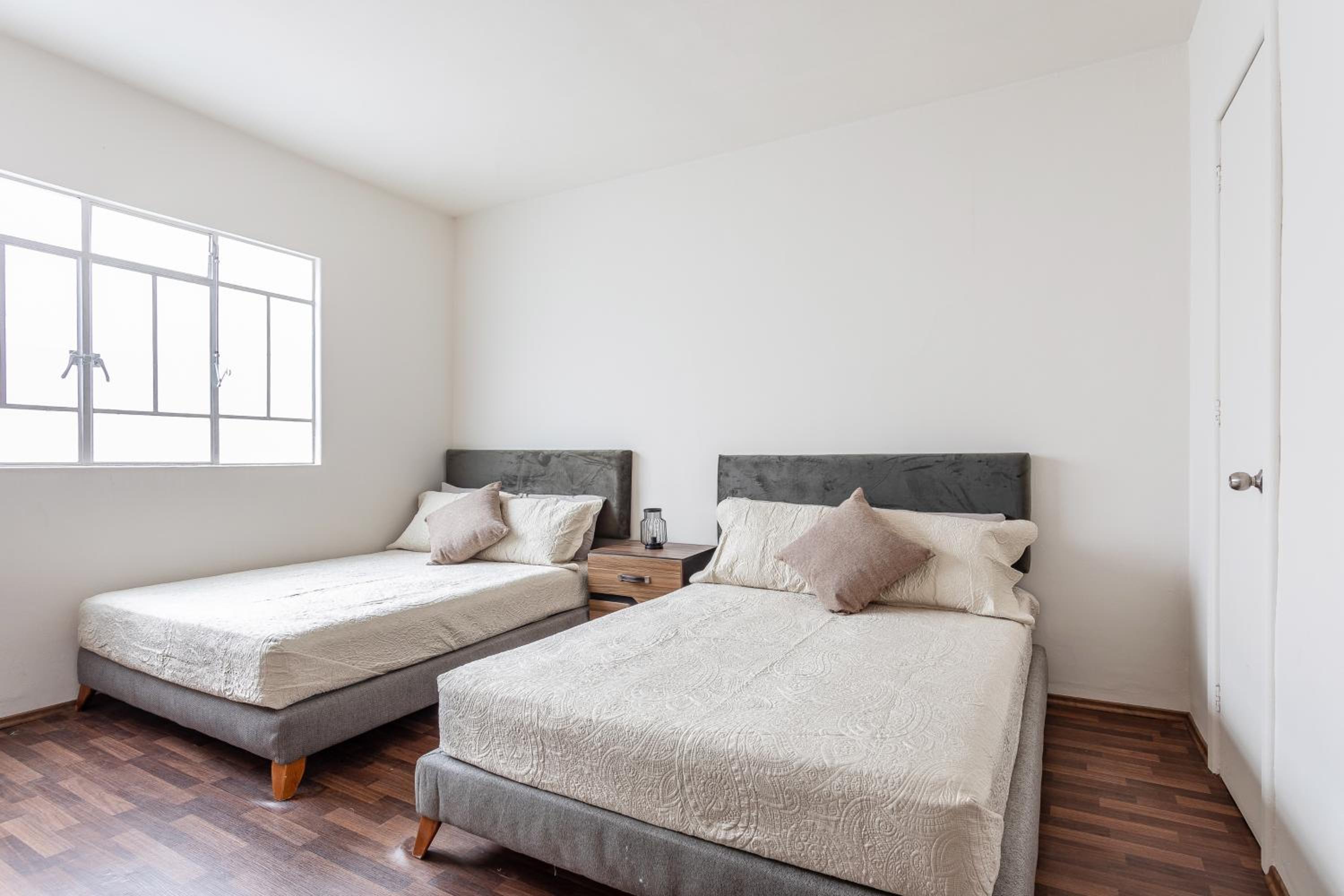 Charming 3 Bedroom Apartment in Condesa Roma photo 2