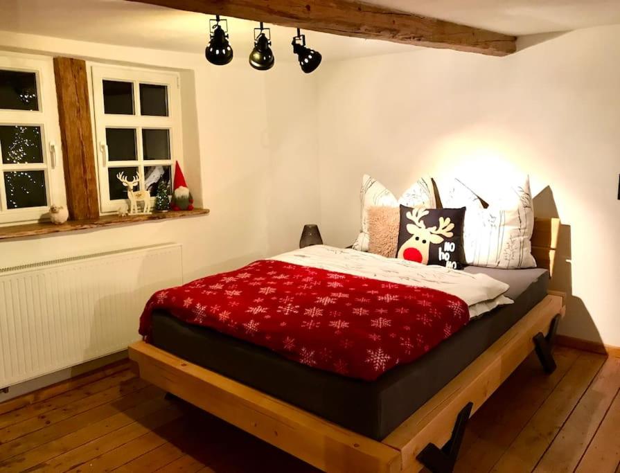 Fachwerkhaus mit rustikalem Weinkeller und Garten, ganze Unterkunft, gute Lage