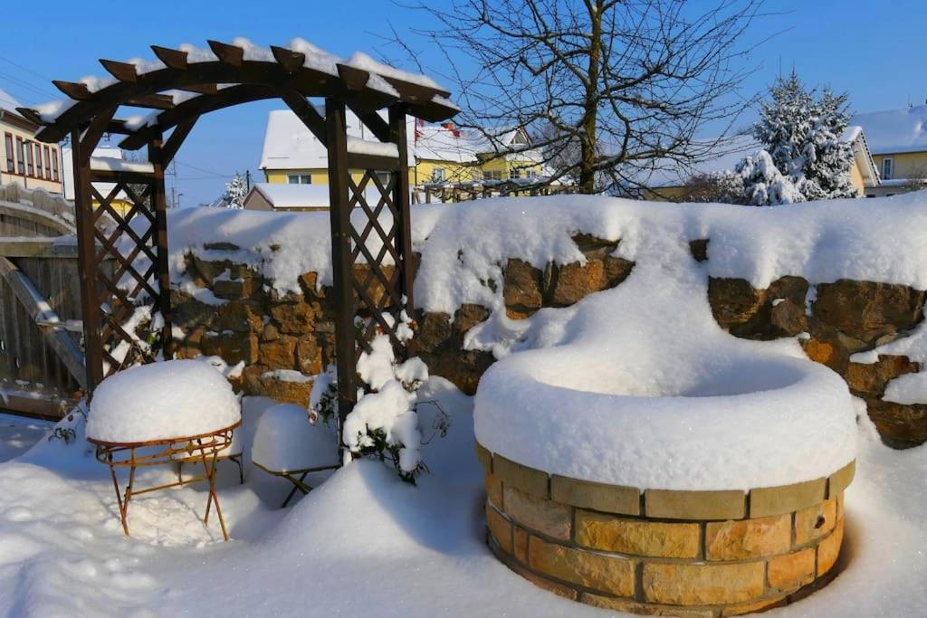 Fachwerkhaus mit rustikalem Weinkeller und Garten, ganze Unterkunft, gute Lage