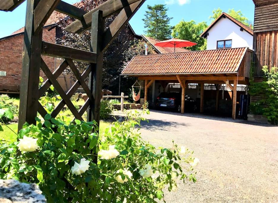 Fachwerkhaus mit rustikalem Weinkeller und Garten, ganze Unterkunft, gute Lage