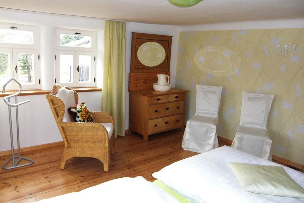 Fachwerkhaus mit rustikalem Weinkeller und Garten, ganze Unterkunft, gute Lage