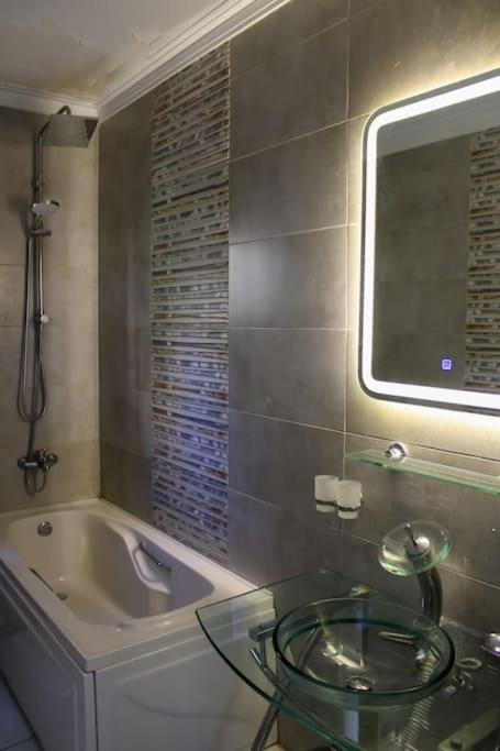 Peaceful Apartment with Garden View - New Cairo