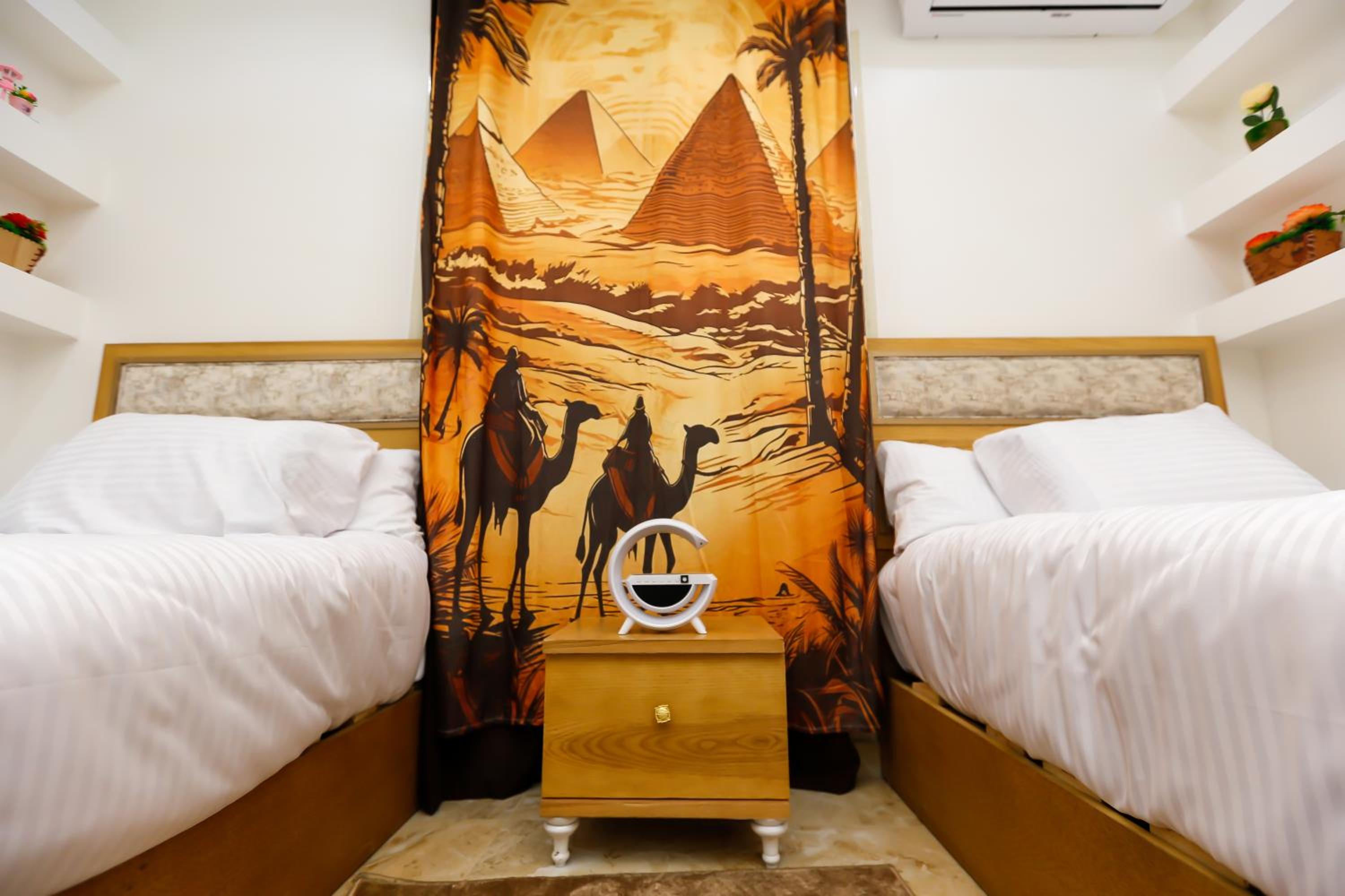 Paradise Pyramids View Inn Hotel