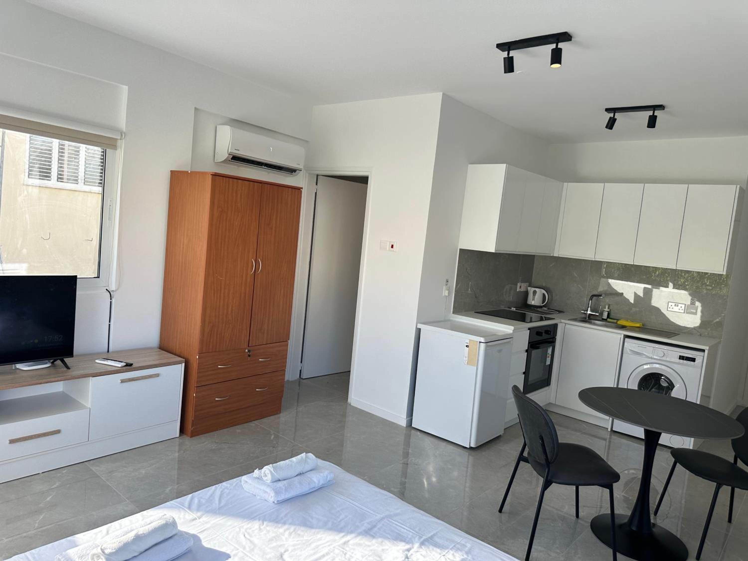 Appartments 750m from beach, tourist area